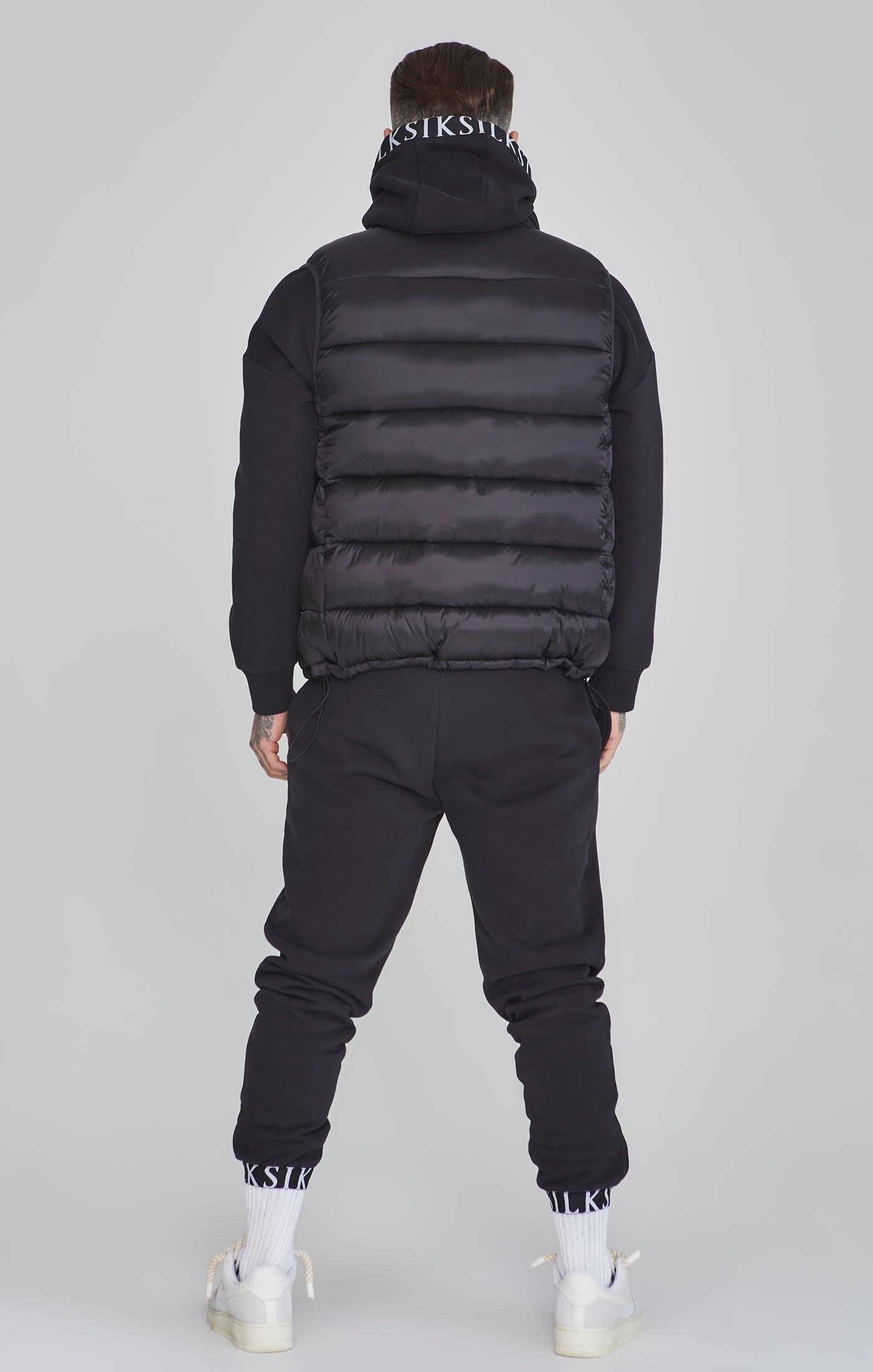 Gilet in Black Vestes SikSilk