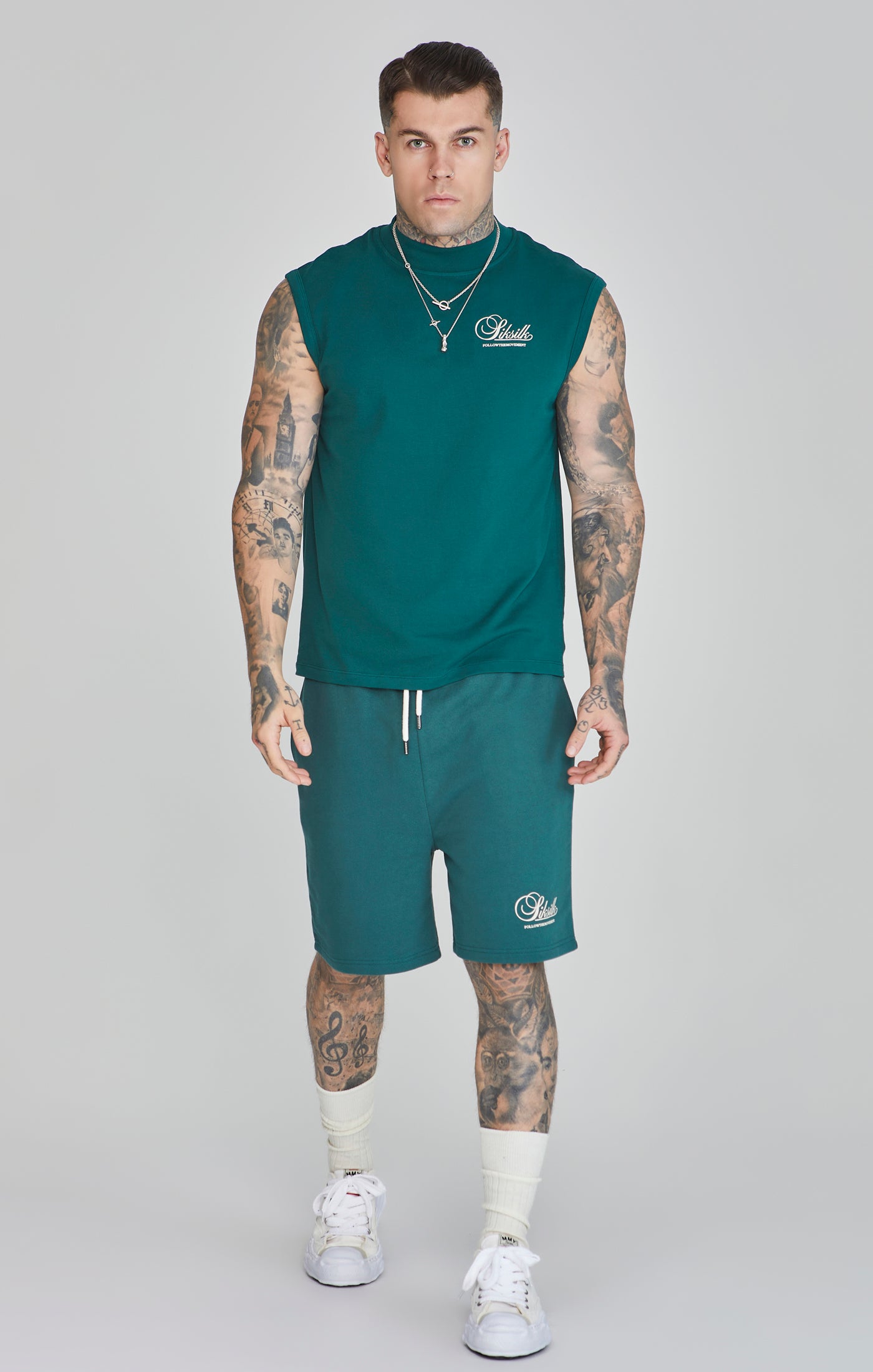 T-shirt sans manches in Green T-shirts SikSilk
