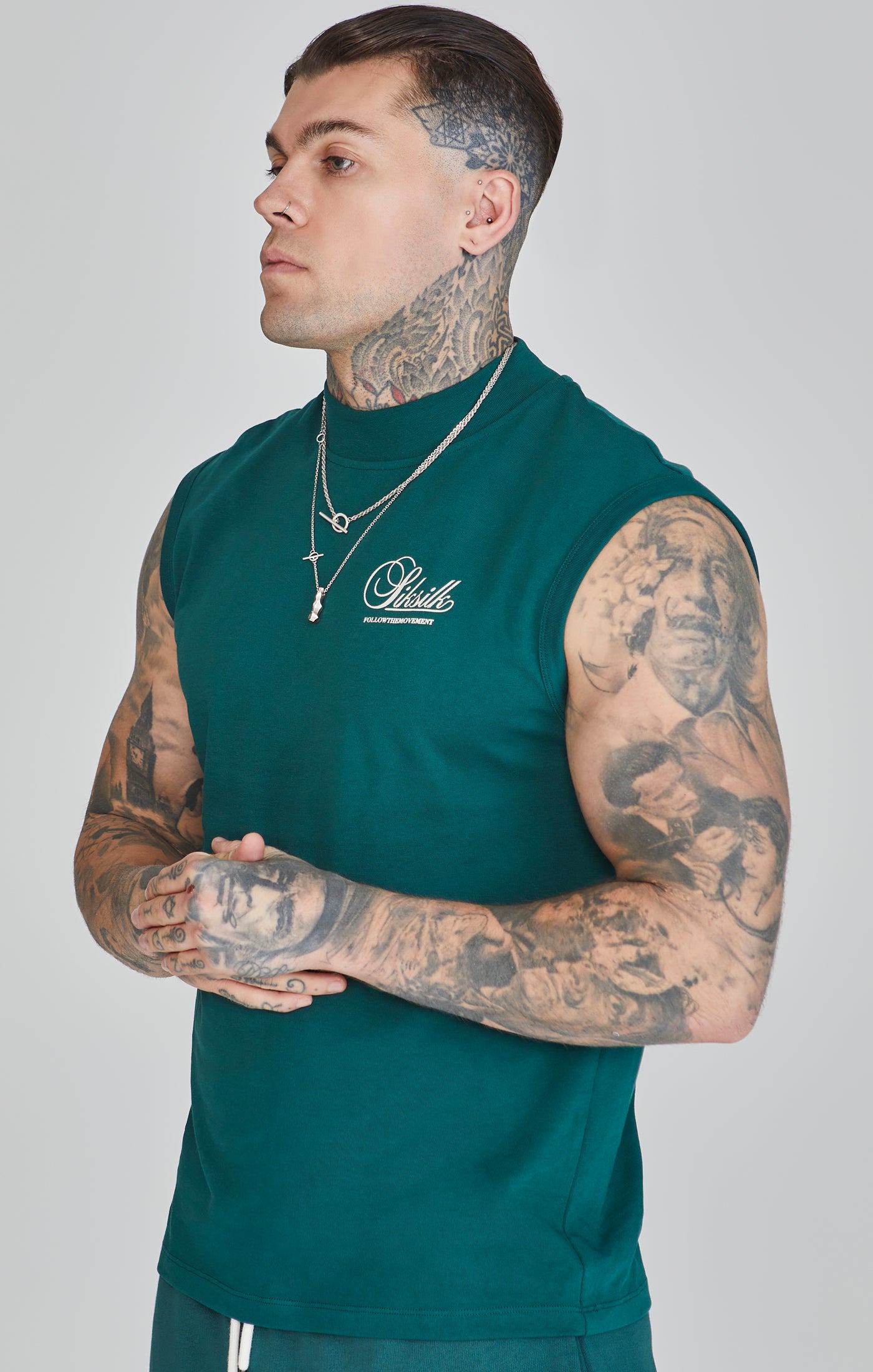 T-shirt sans manches in Green T-shirts SikSilk