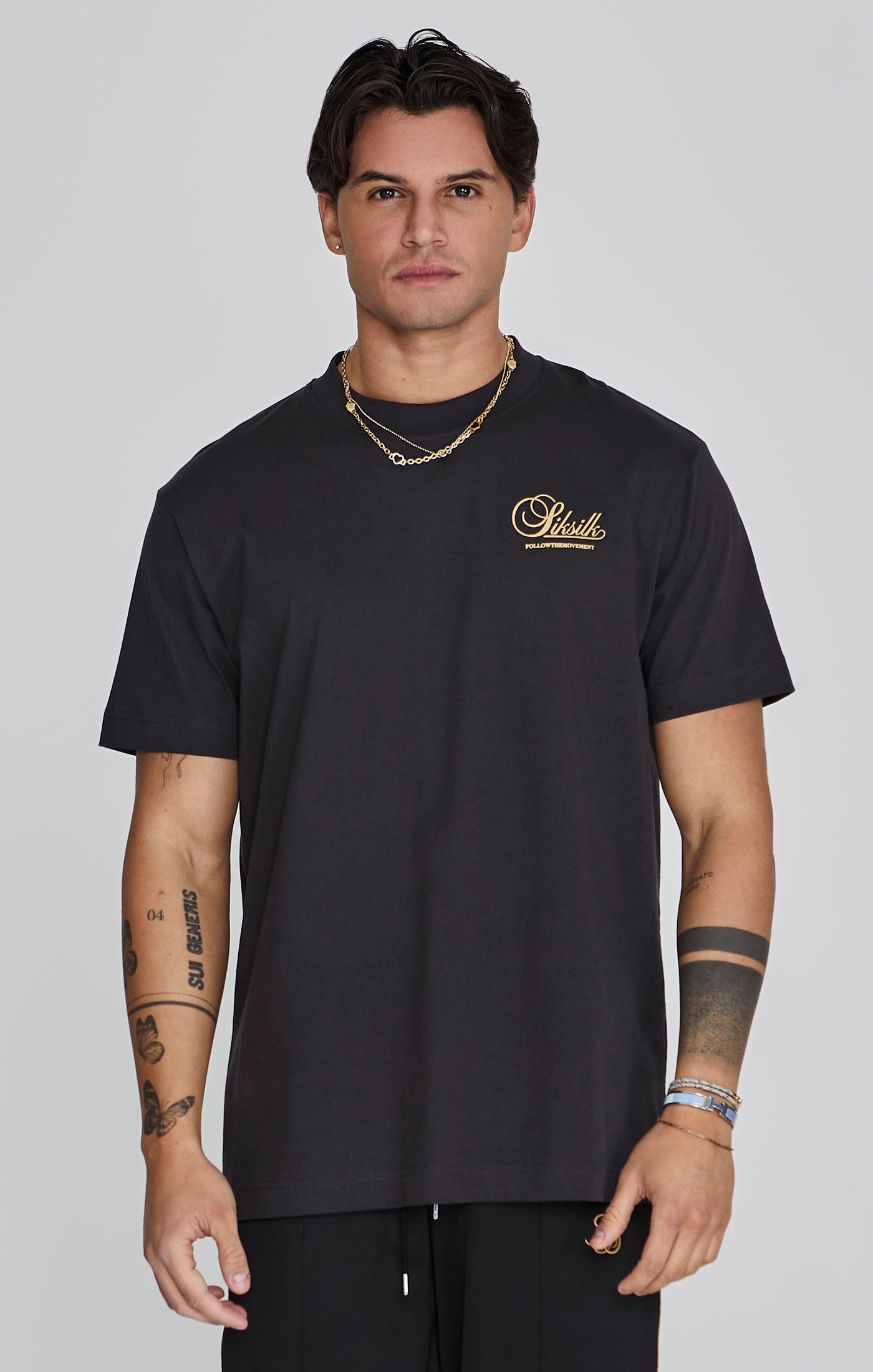 T-shirt graphique en noir T-shirts SikSilk