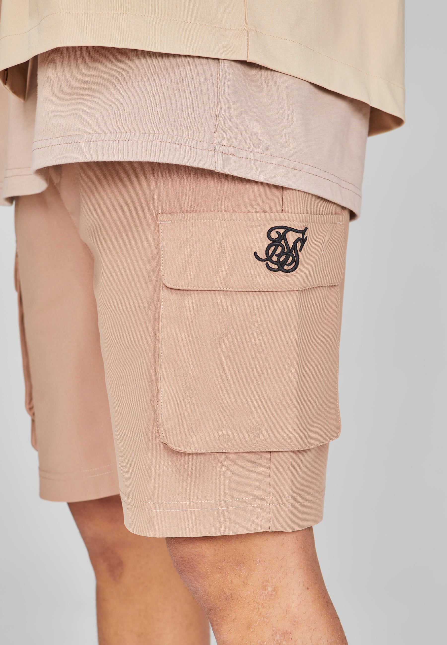 Short Cargo dans Short Brown SikSilk