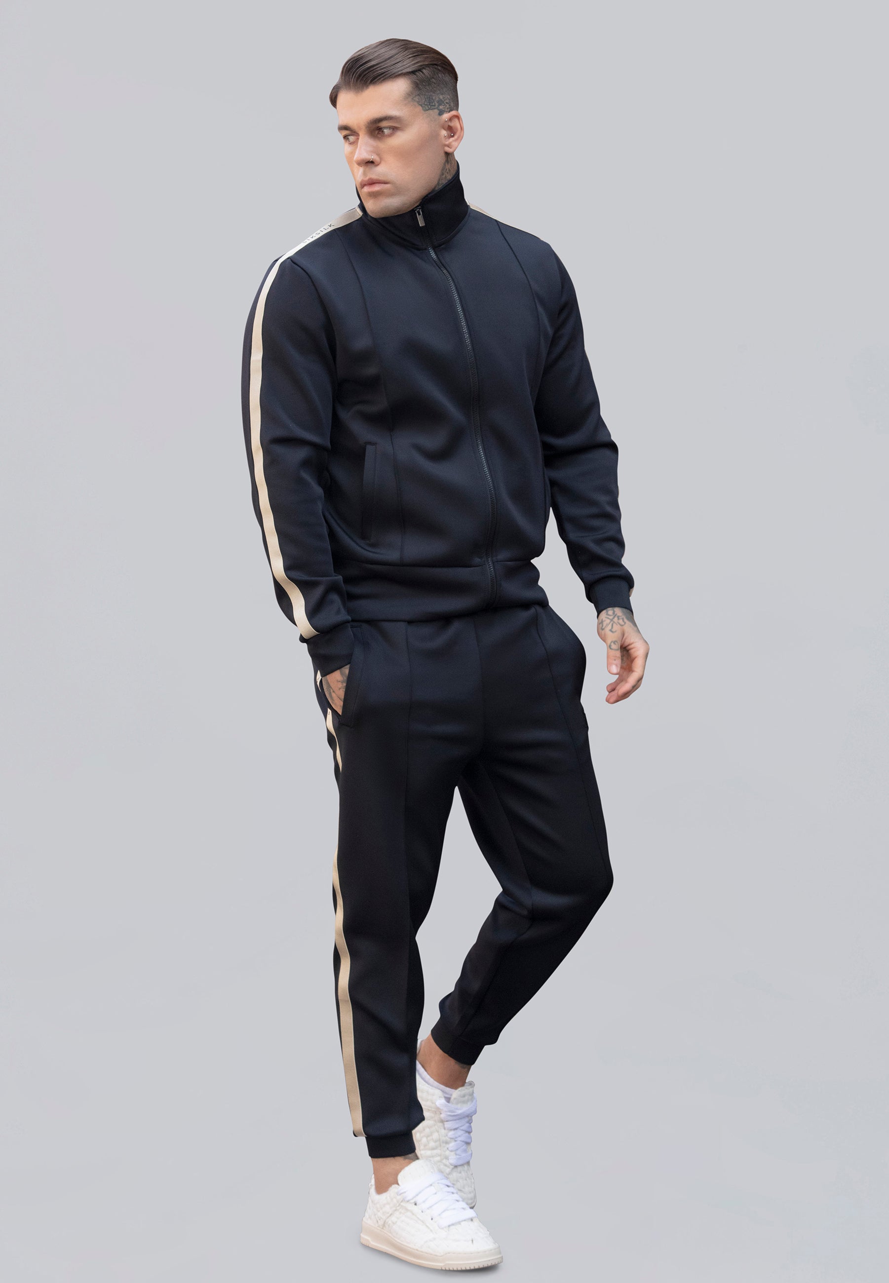 Track Top in Black Vestes sweat SikSilk