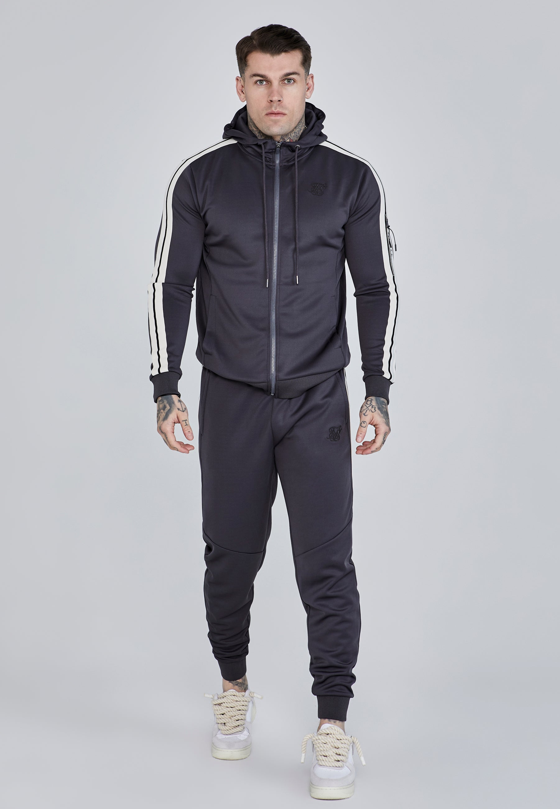 Relaxed Fit Joggers in Grey Pantalons SikSilk