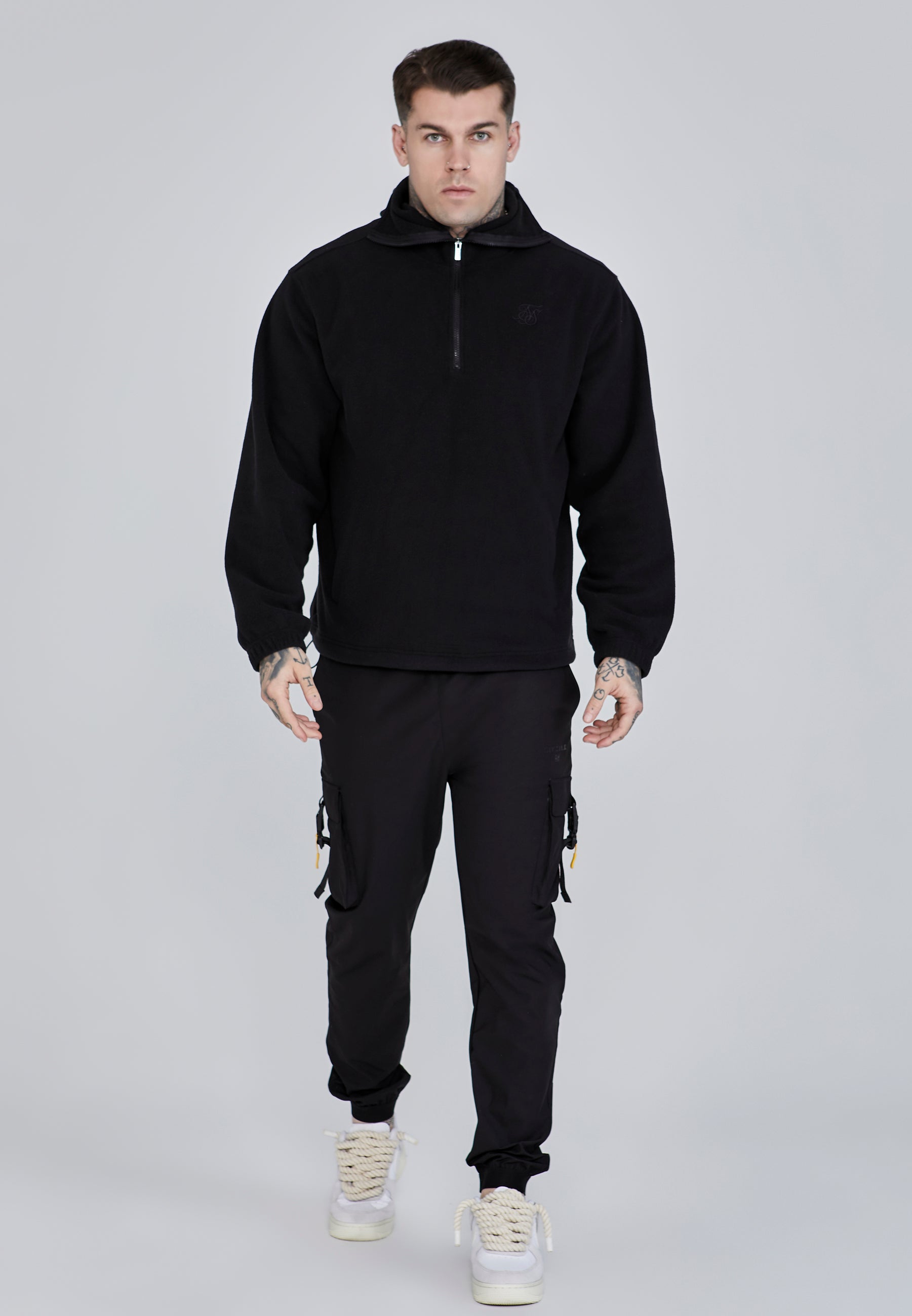 Cargo Pants in Black Pantalons SikSilk
