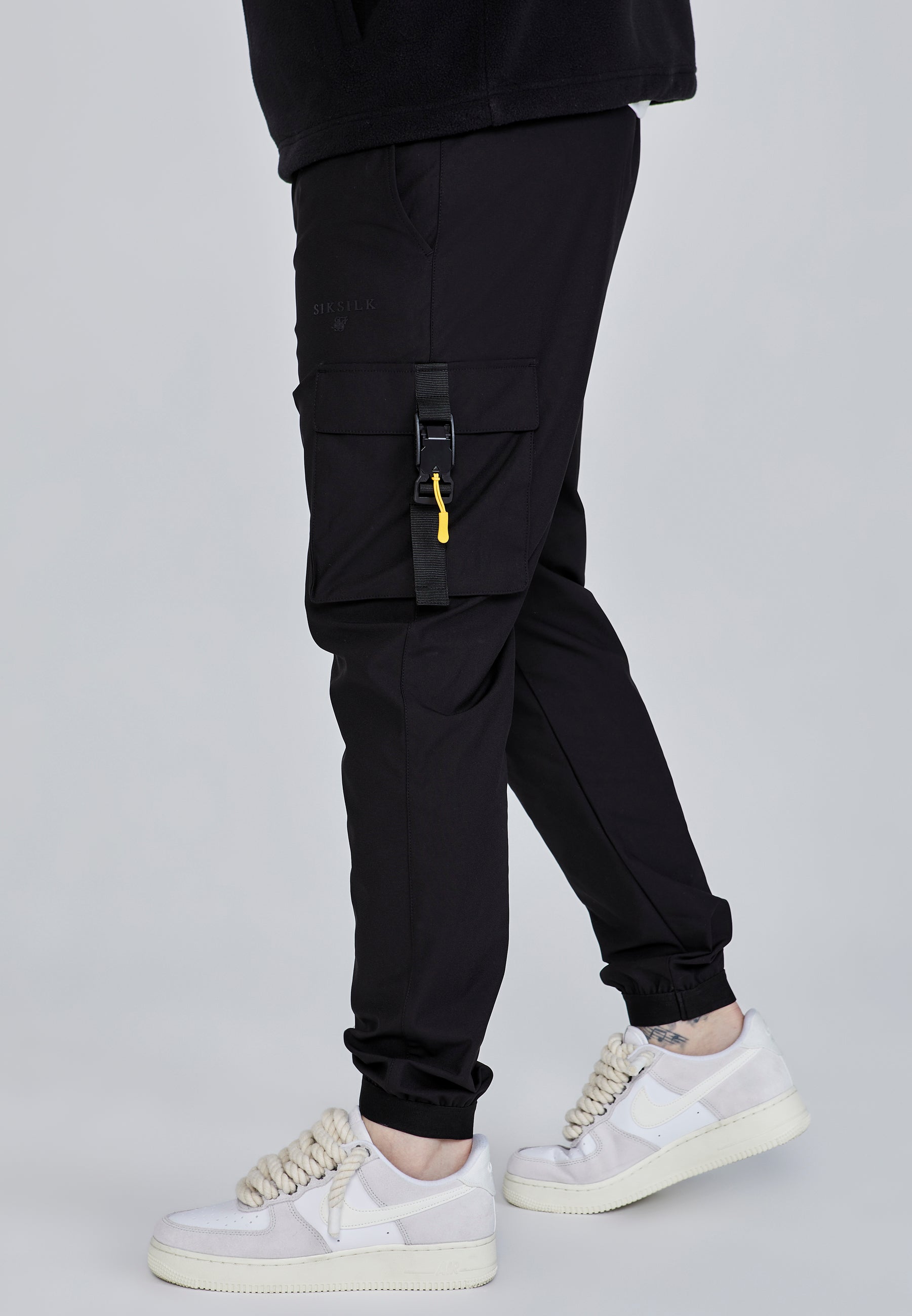 Cargo Pants in Black Pantalons SikSilk