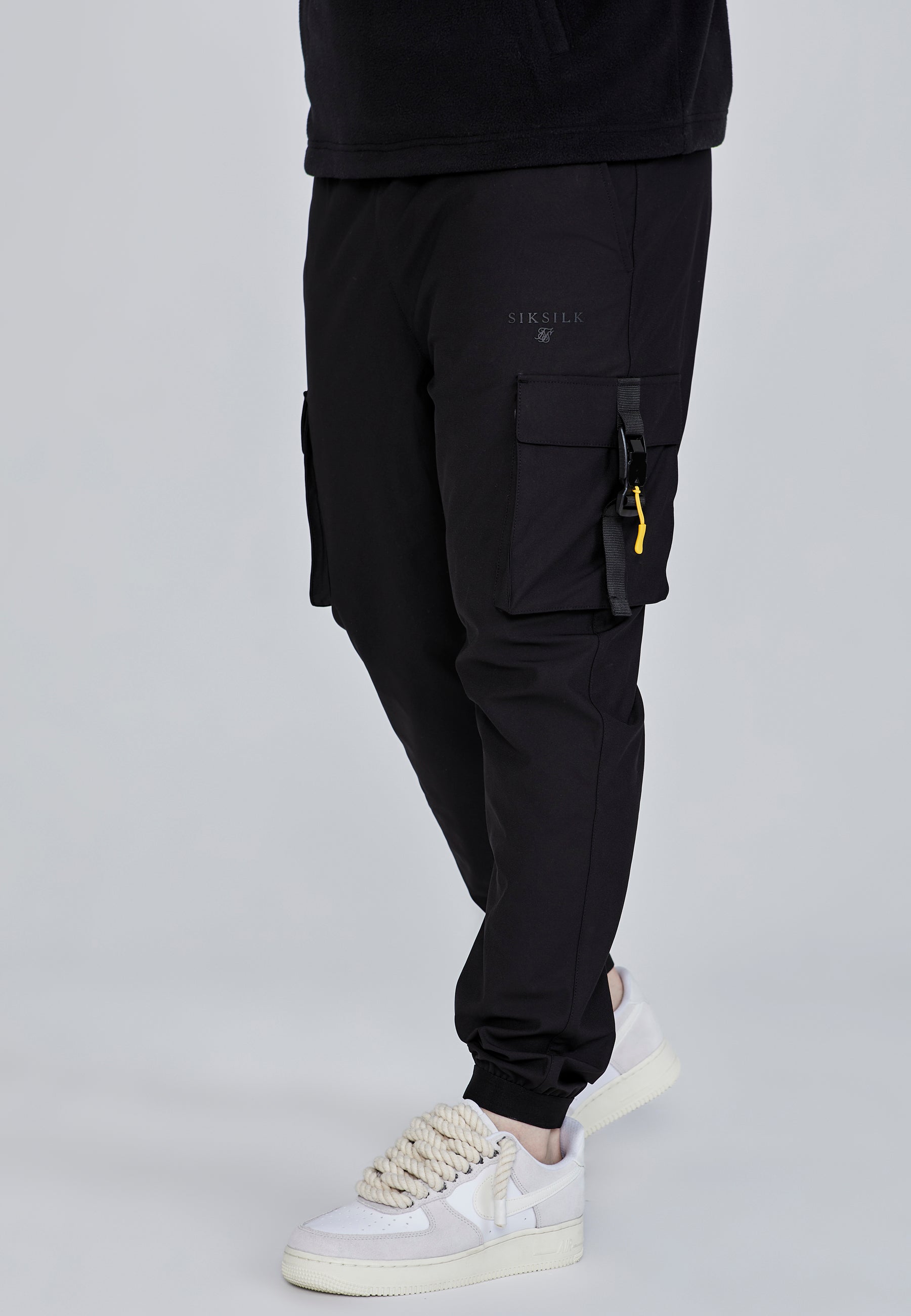 Cargo Pants in Black Pantalons SikSilk