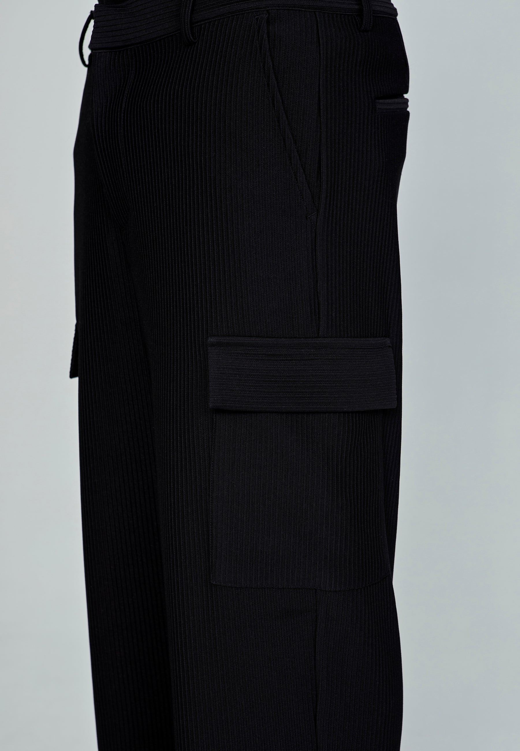 Cargo Pants in Black Pantalons SikSilk