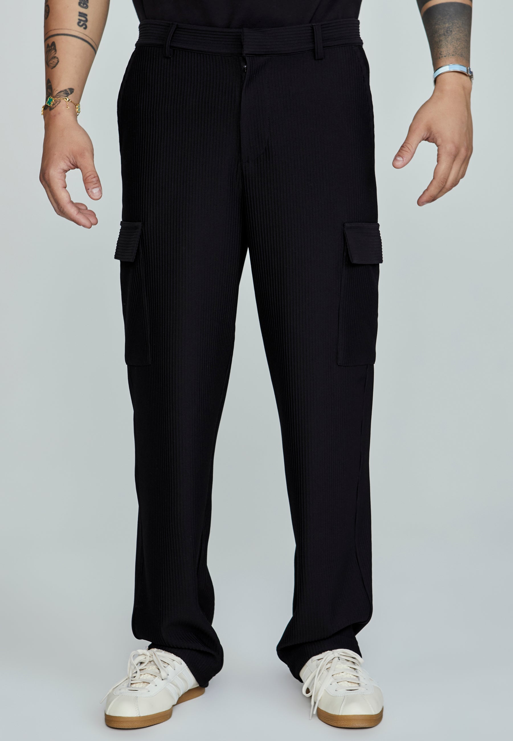 Cargo Pants in Black Pantalons SikSilk