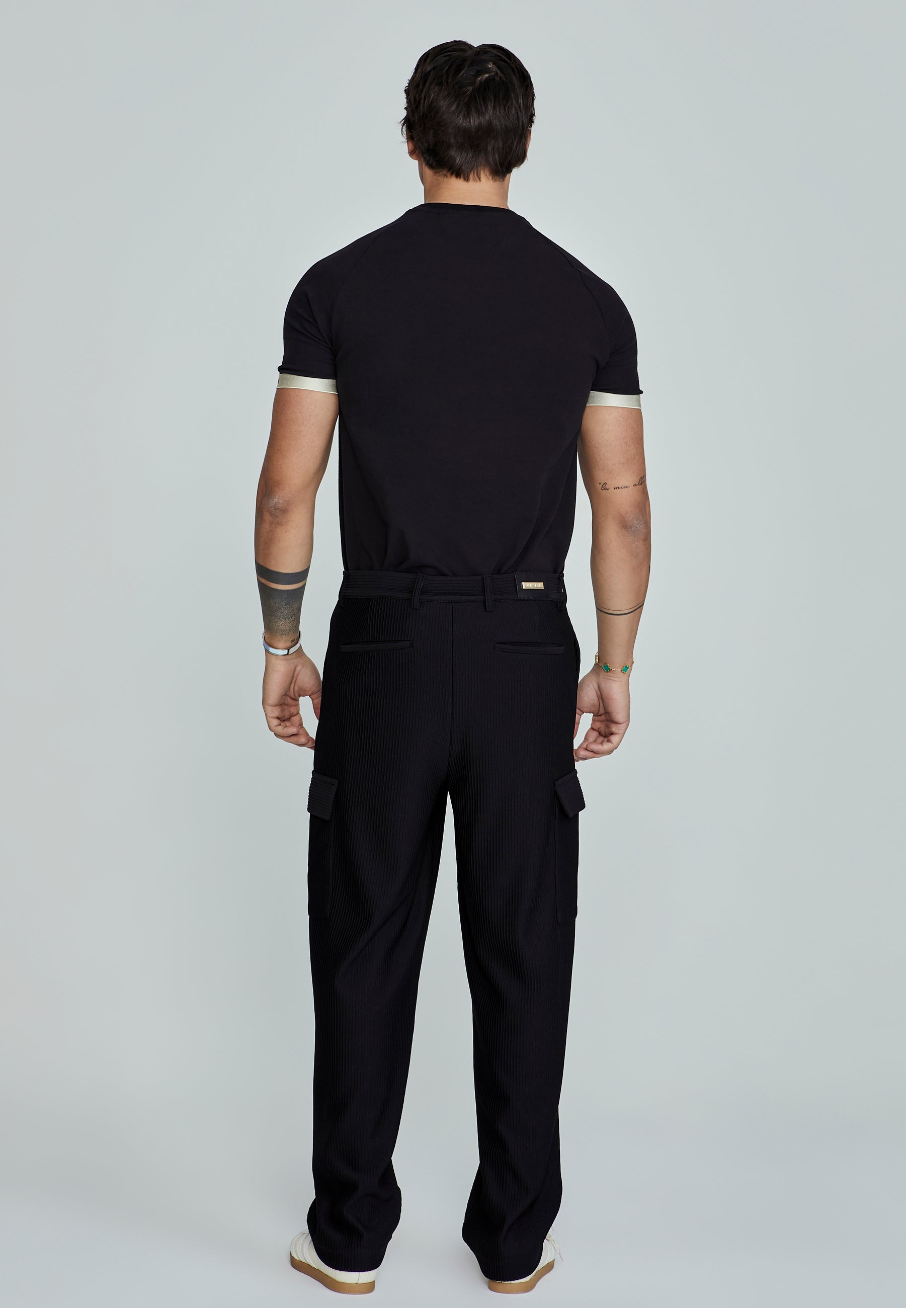 Cargo Pants in Black Pantalons SikSilk