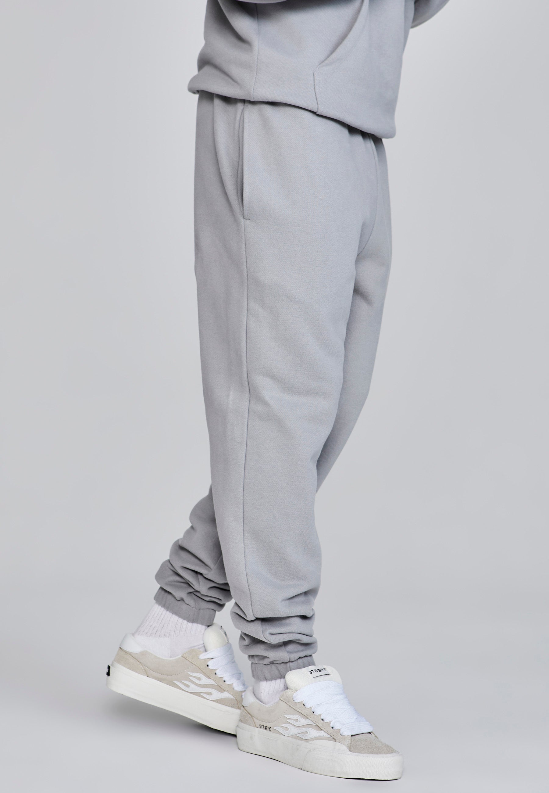 Relaxed Fit Joggers in Grey Pantalons SikSilk