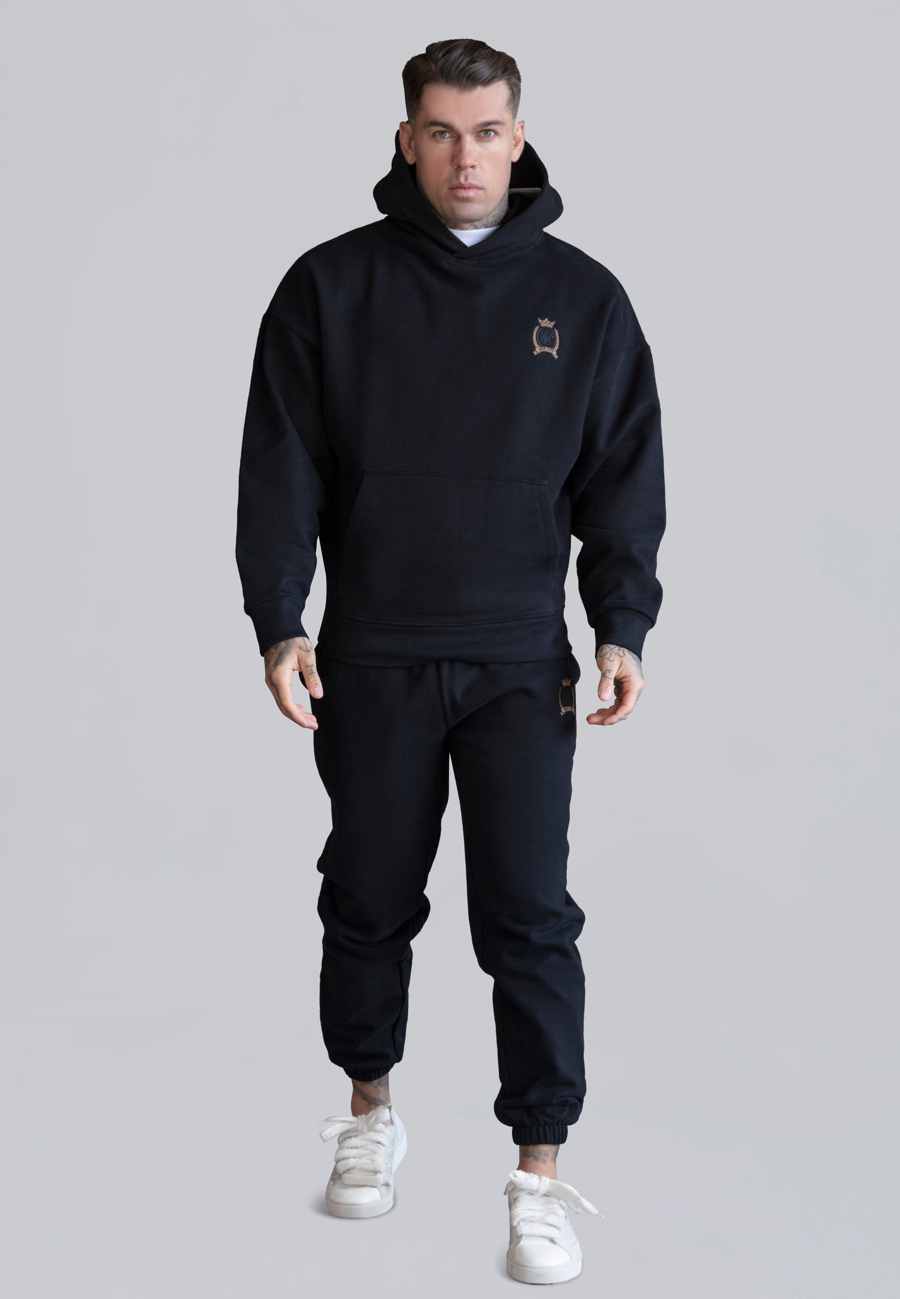 Pullover Hoodie in Black Sweat à capuche SikSilk