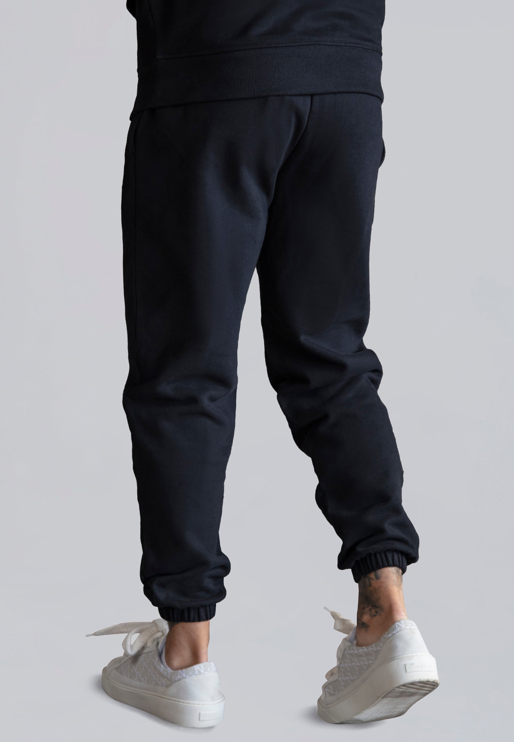 Relaxed Fit Joggers in Black Pantalon SikSilk