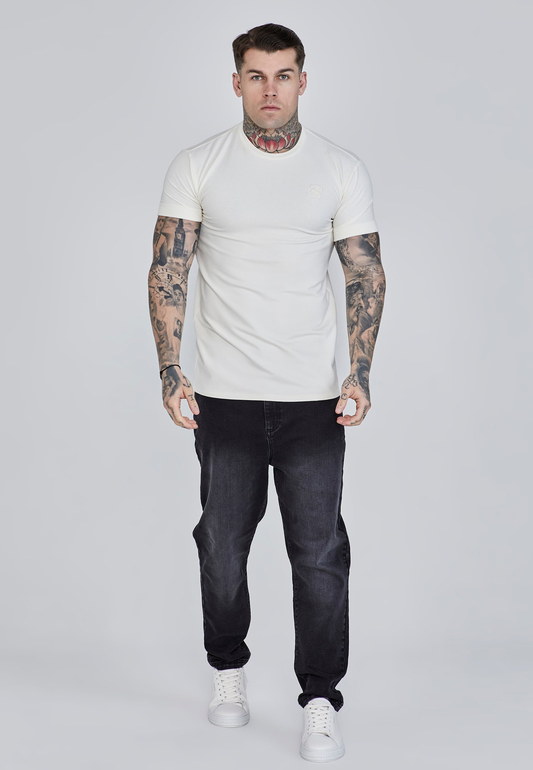 T-shirt à manches roulées en écru T-shirts SikSilk