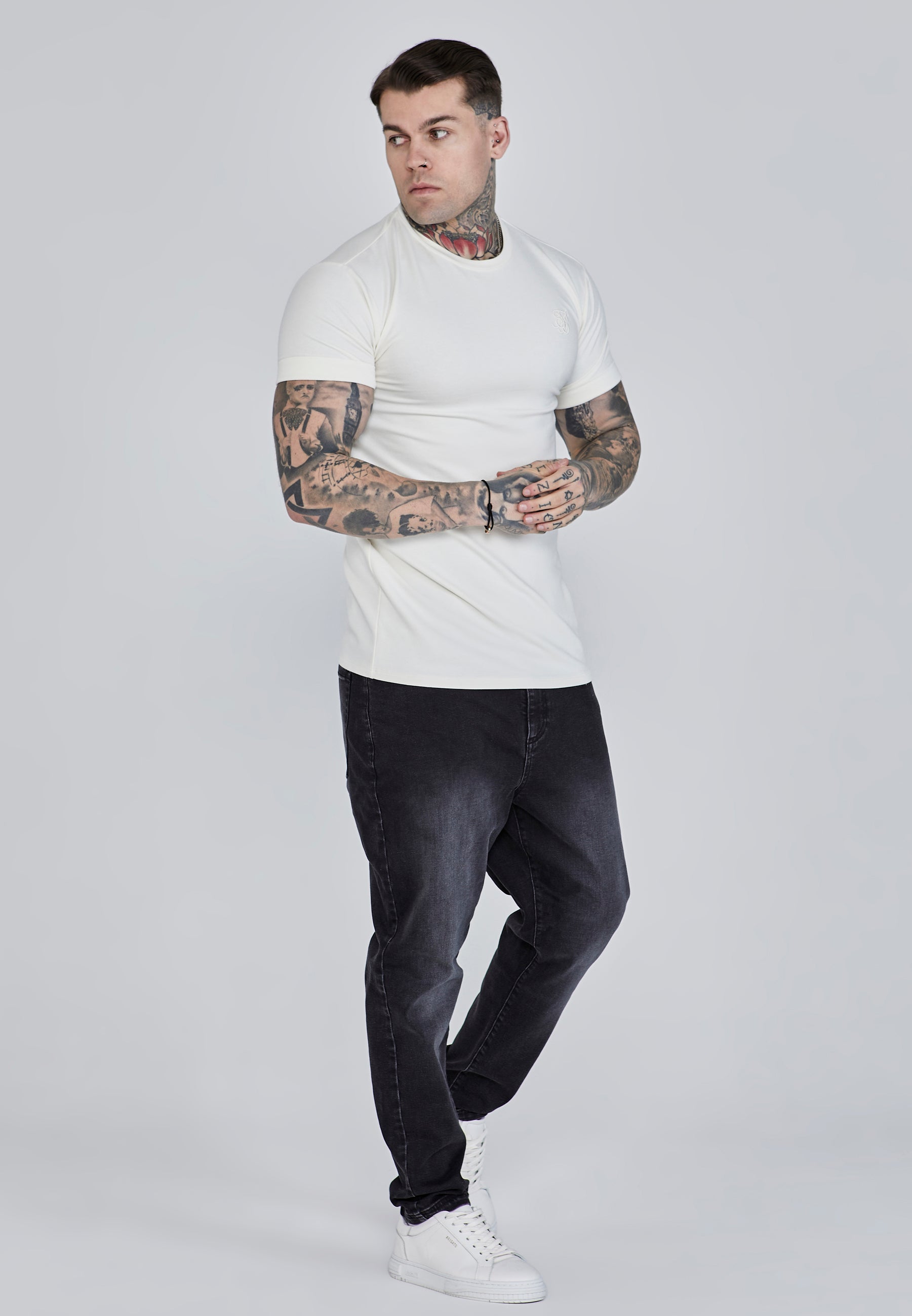 T-shirt à manches roulées en écru T-shirts SikSilk