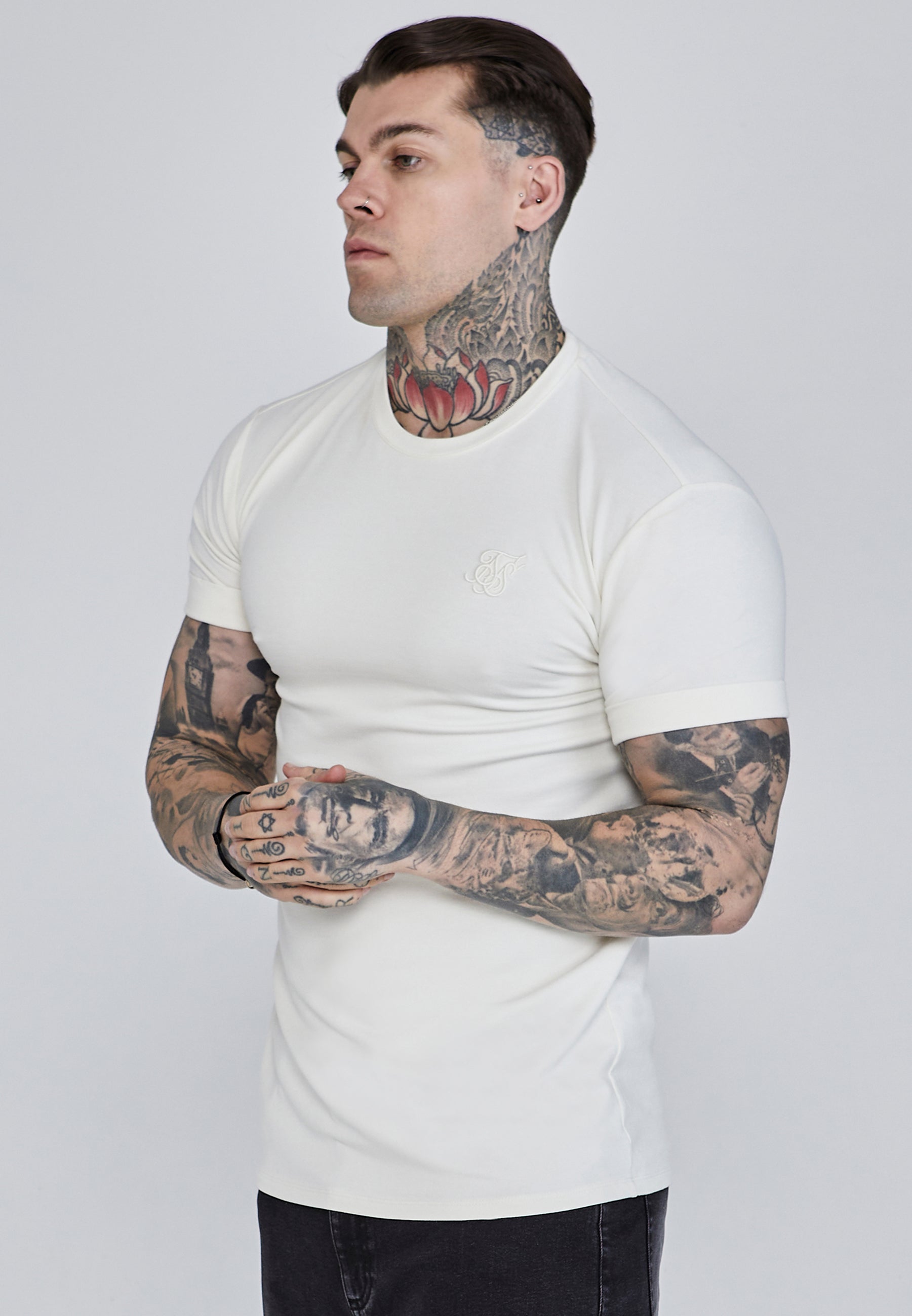 T-shirt à manches roulées en écru T-shirts SikSilk