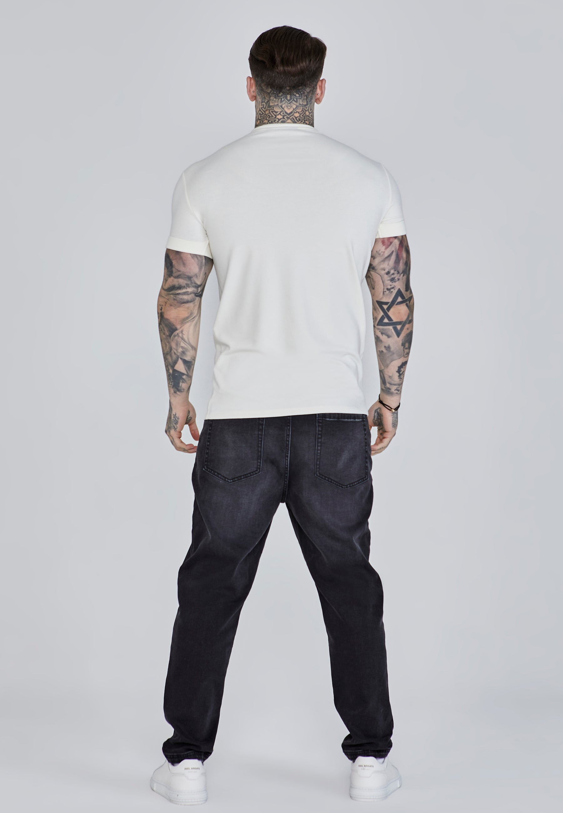 T-shirt à manches roulées en écru T-shirts SikSilk