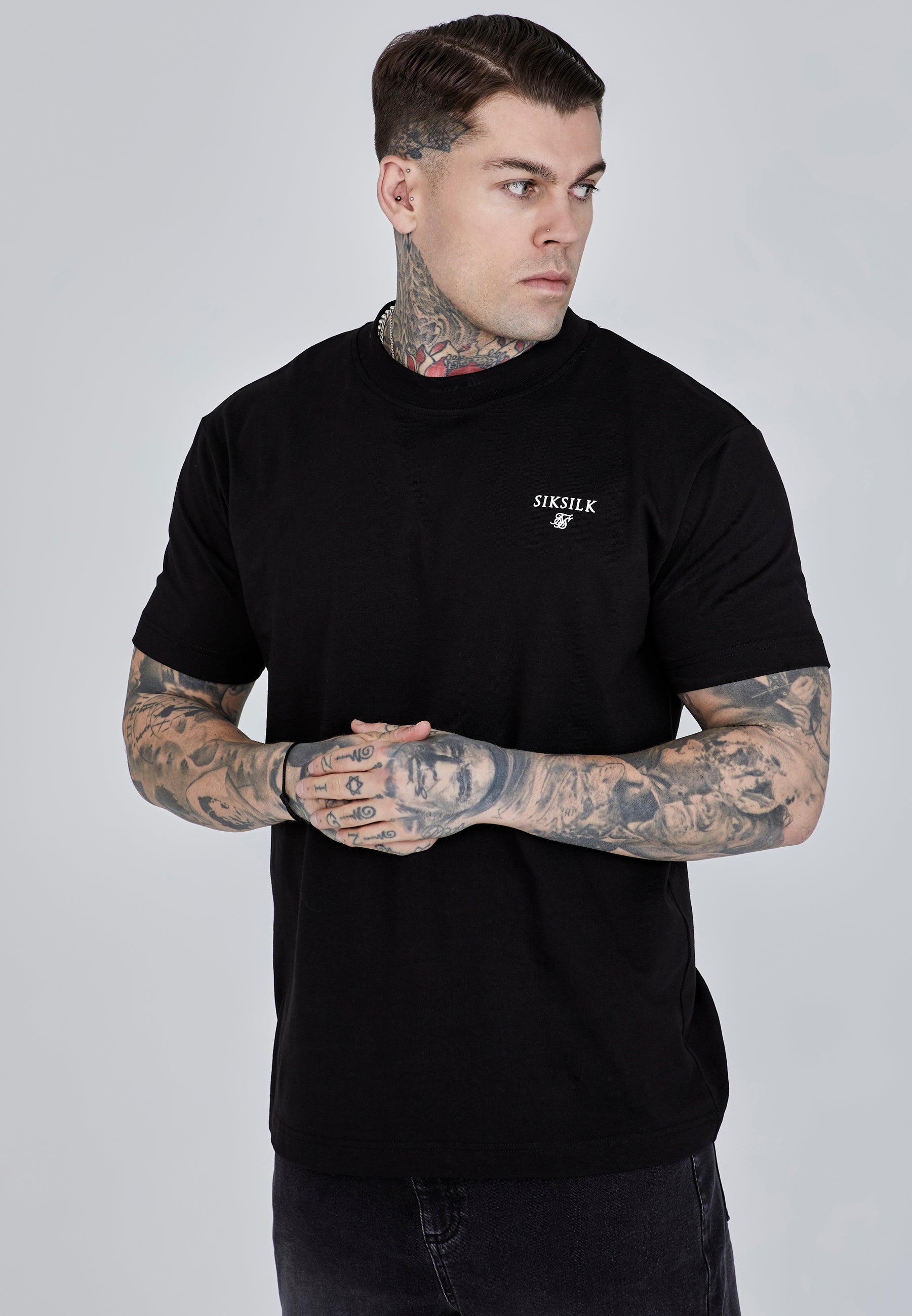 T-shirt graphique en noir T-shirts SikSilk