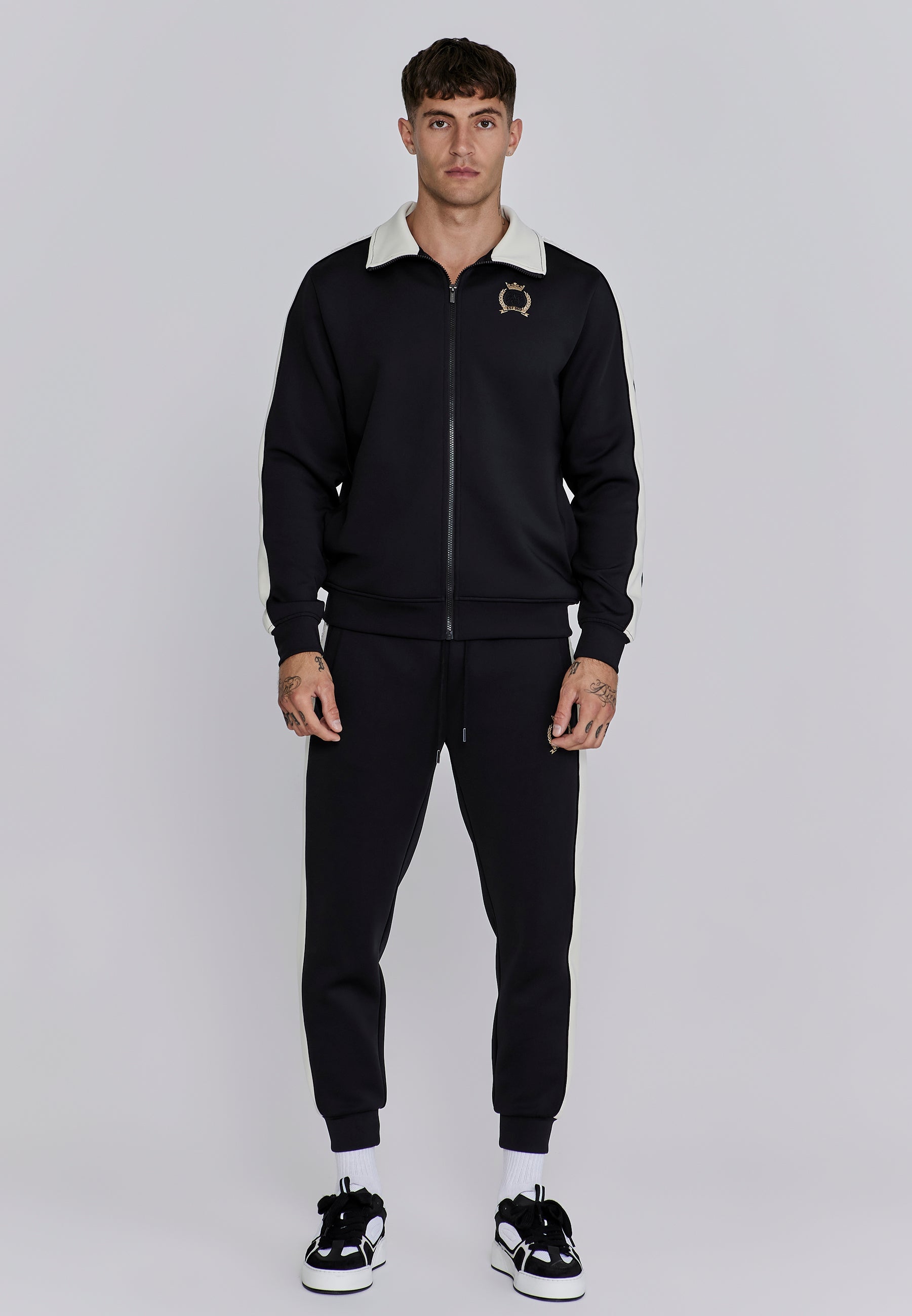 Crest Track Top in Black Vestes sweat SikSilk