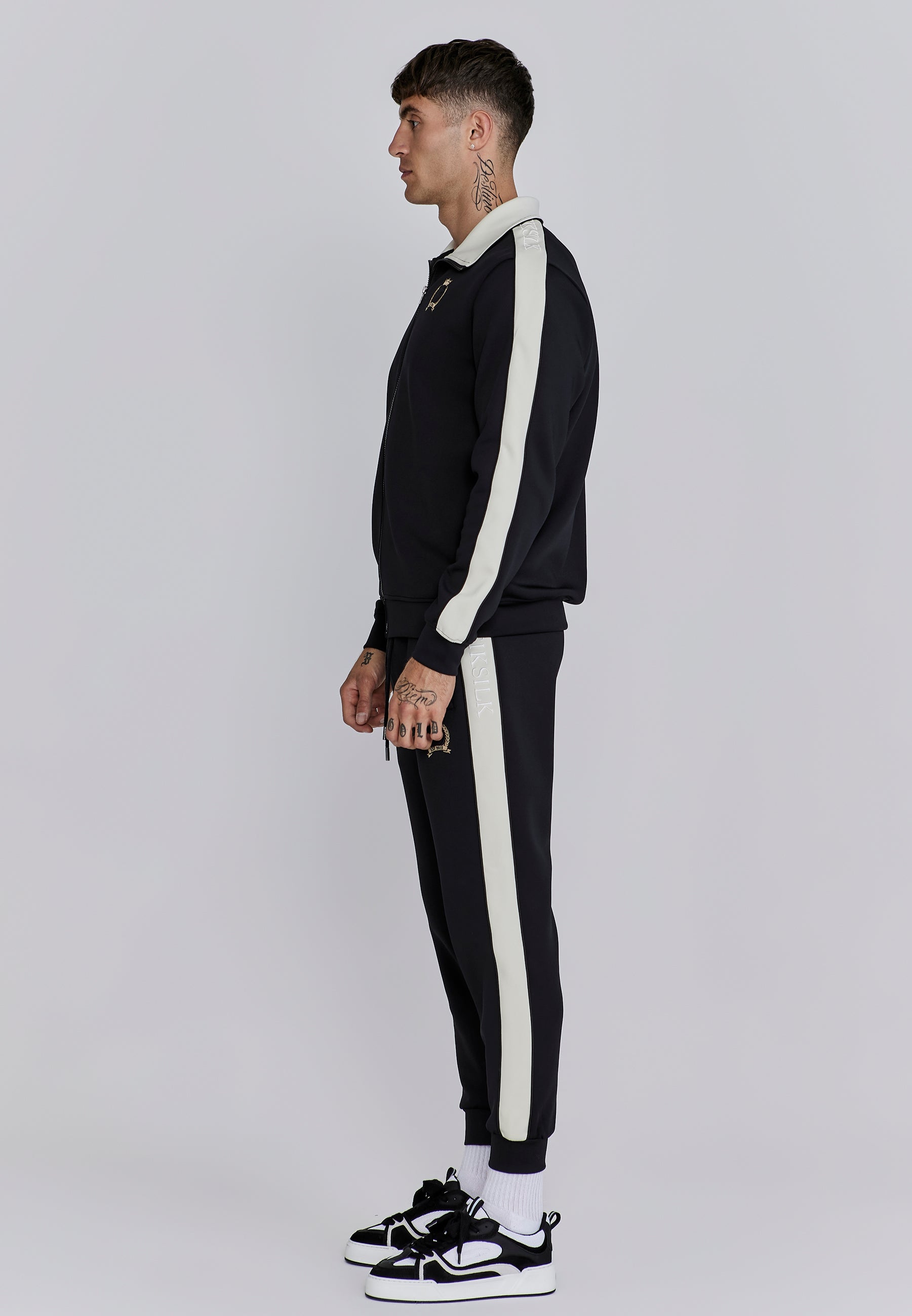 Crest Track Top in Black Vestes sweat SikSilk