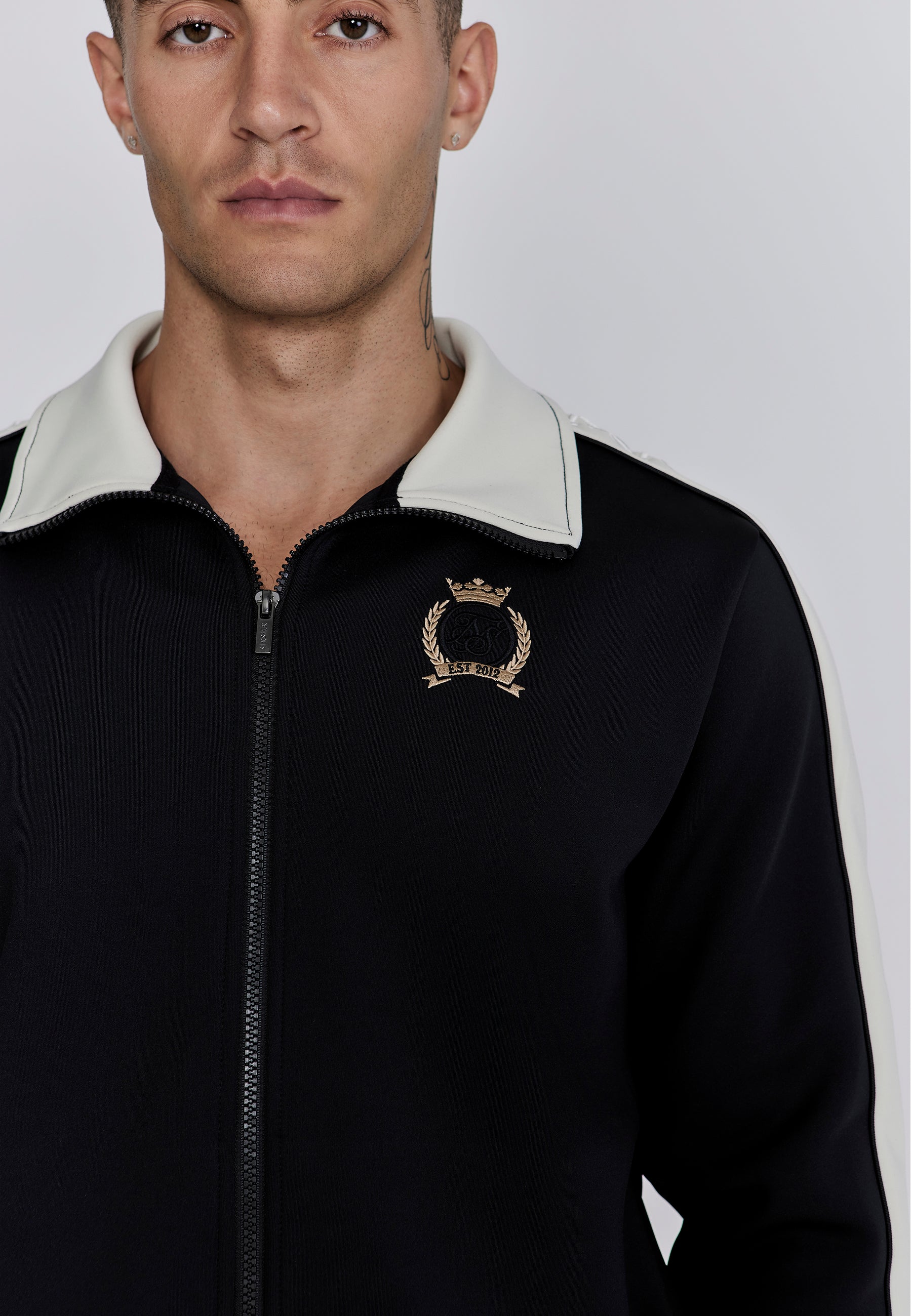 Crest Track Top in Black Vestes sweat SikSilk