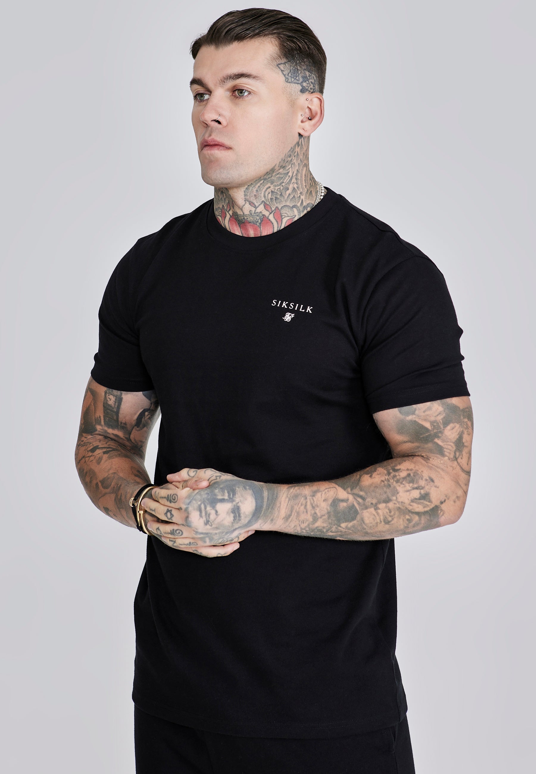 Ensemble t-shirt et short en noir Sets SikSilk