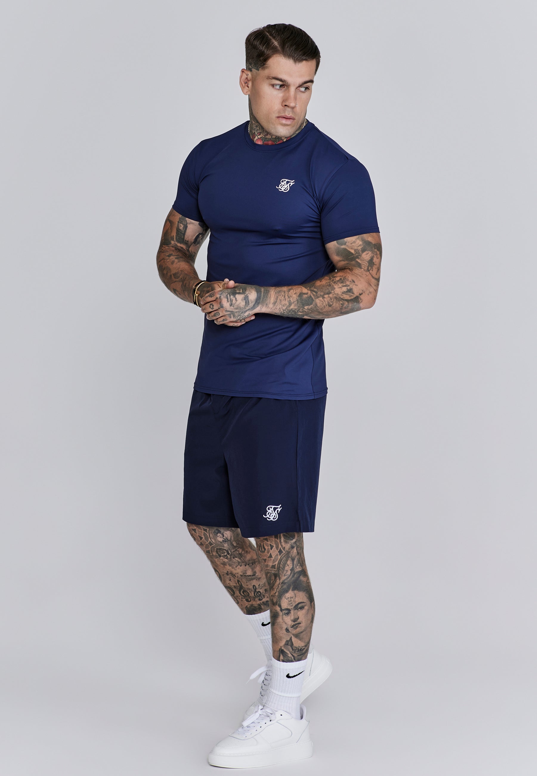 T-shirt Muscle Fit en bleu marine T-shirts SikSilk