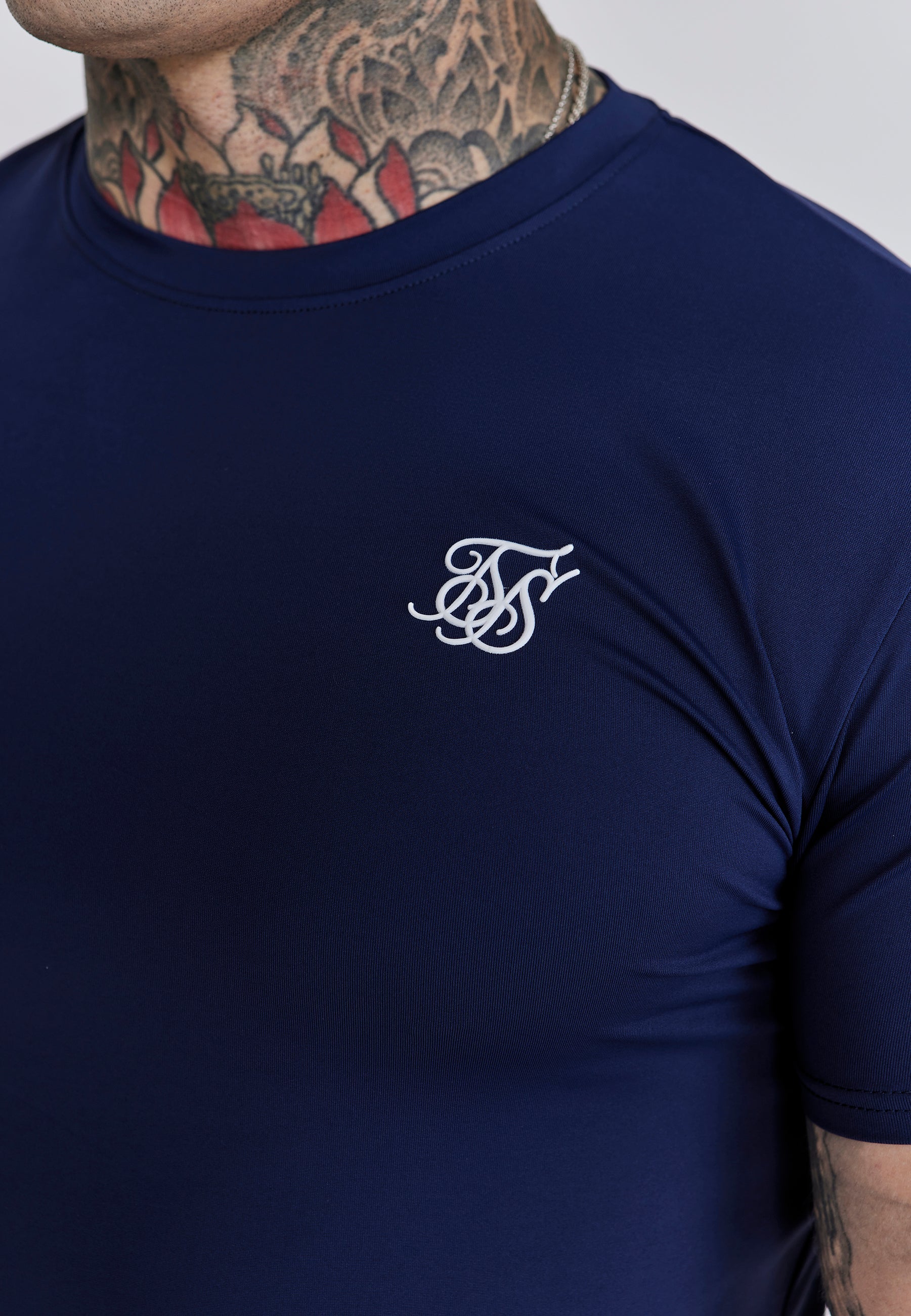 T-shirt Muscle Fit en bleu marine T-shirts SikSilk