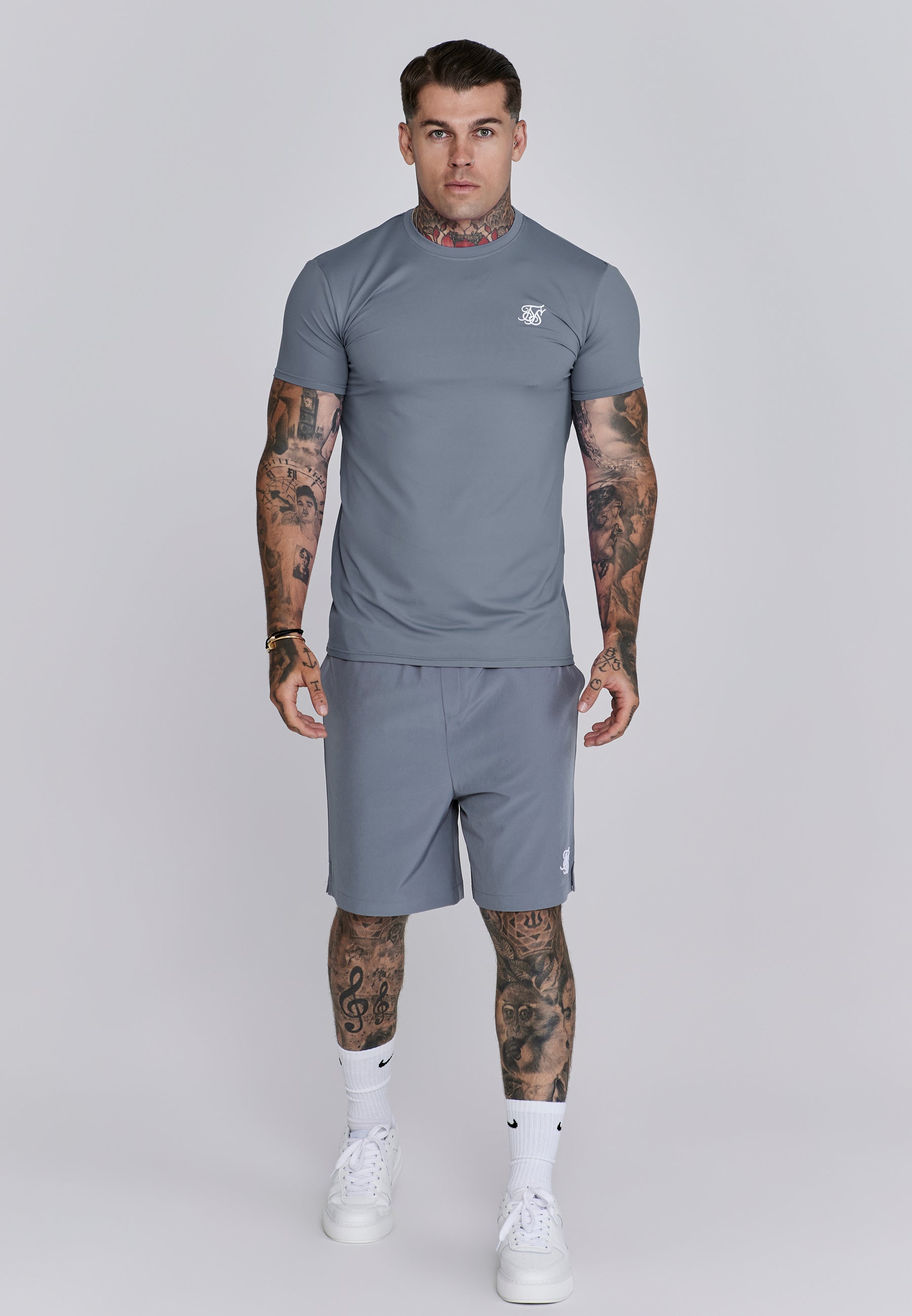 Muscle Fit T-shirt in Grey T-shirts SikSilk