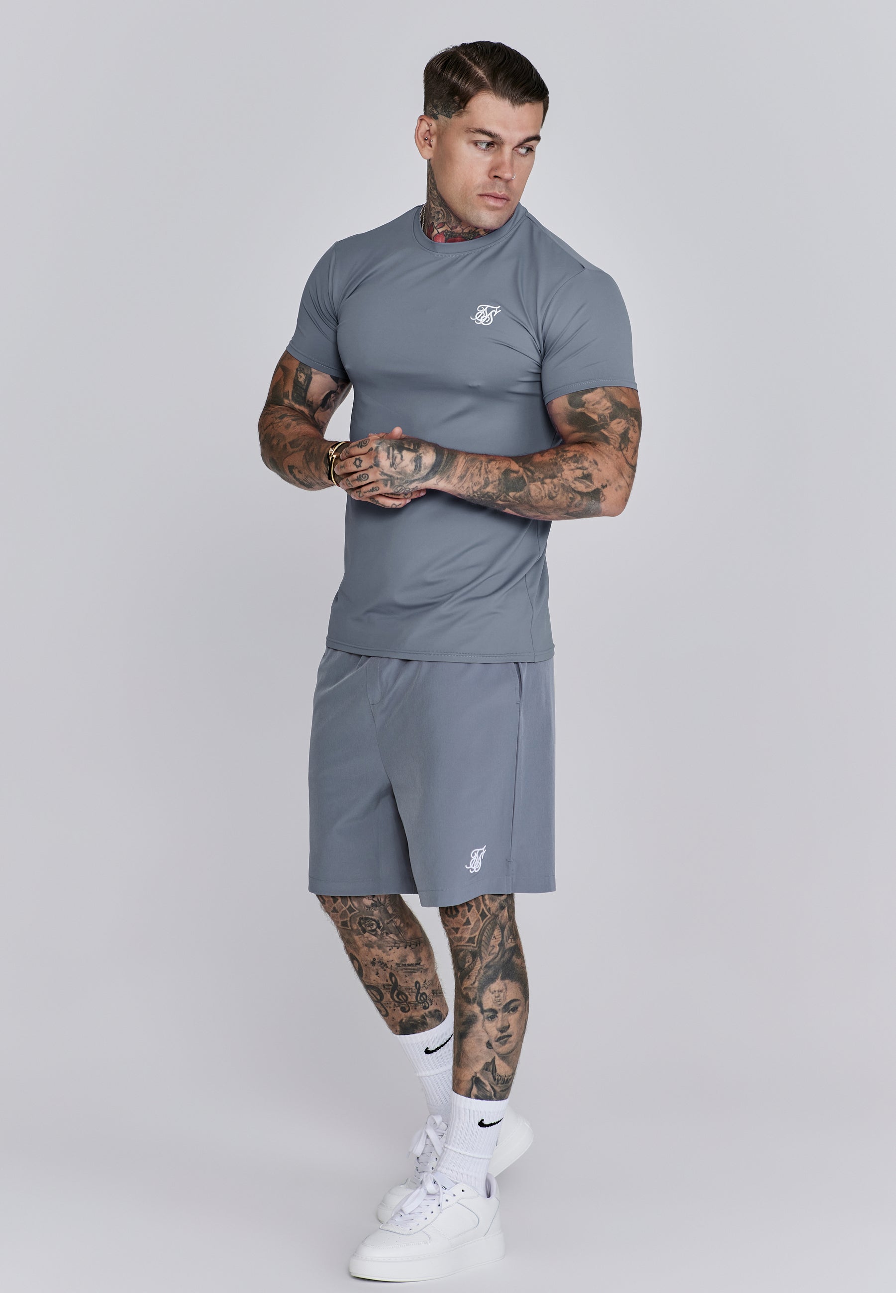Muscle Fit T-shirt in Grey T-shirts SikSilk