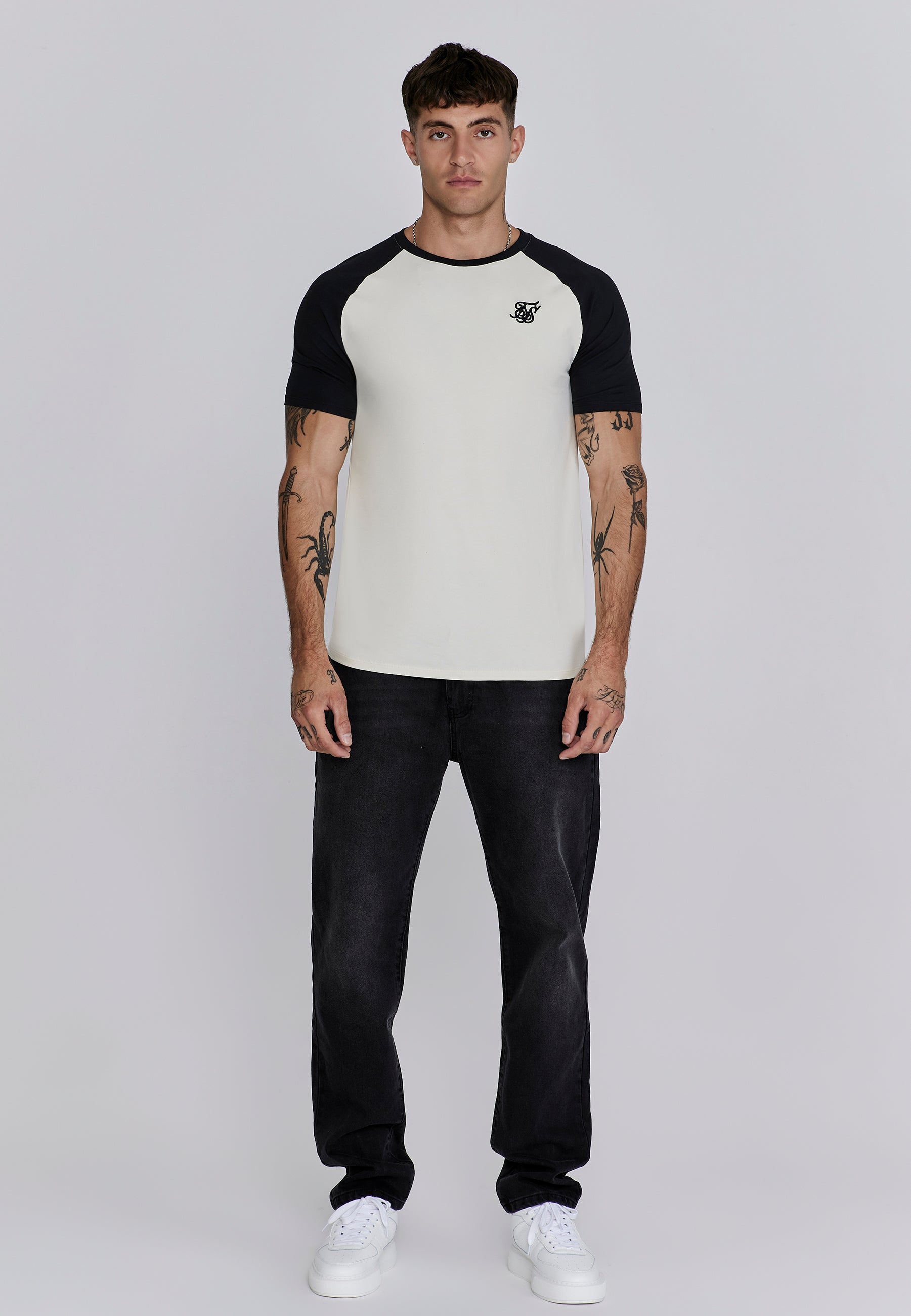 T-shirt raglan en écru, noir T-shirts SikSilk