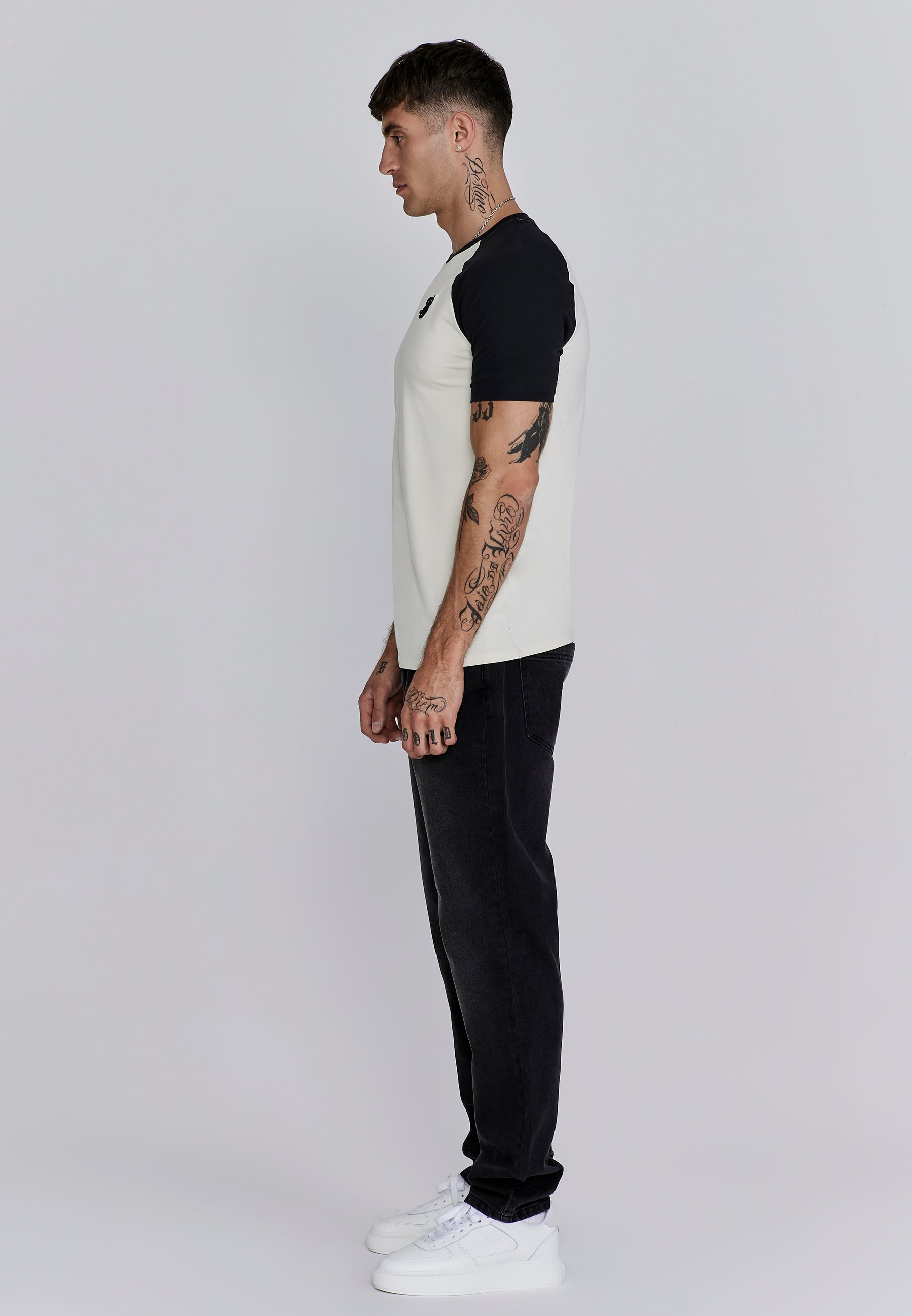 T-shirt raglan en écru, noir T-shirts SikSilk