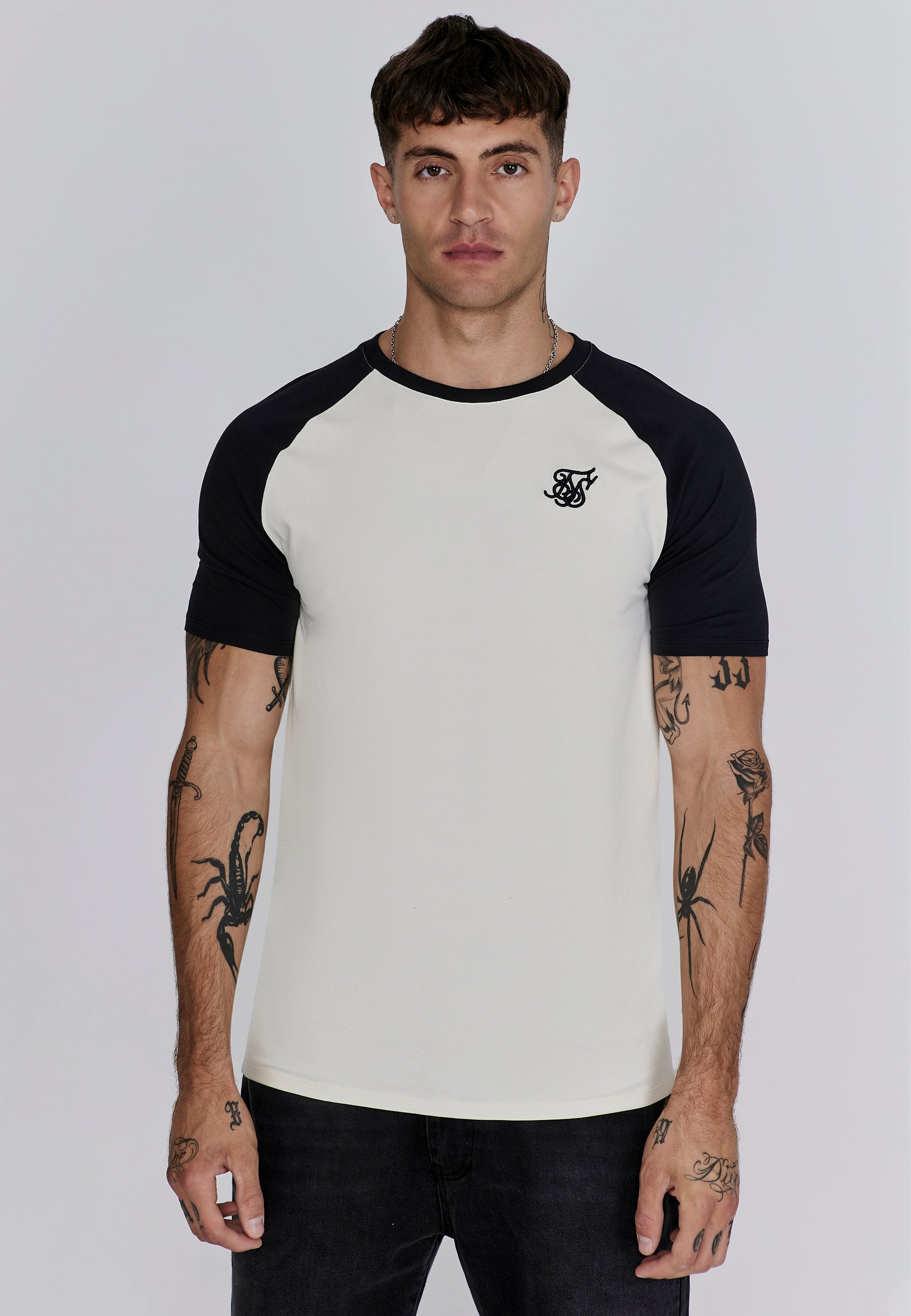 T-shirt raglan en écru, noir T-shirts SikSilk