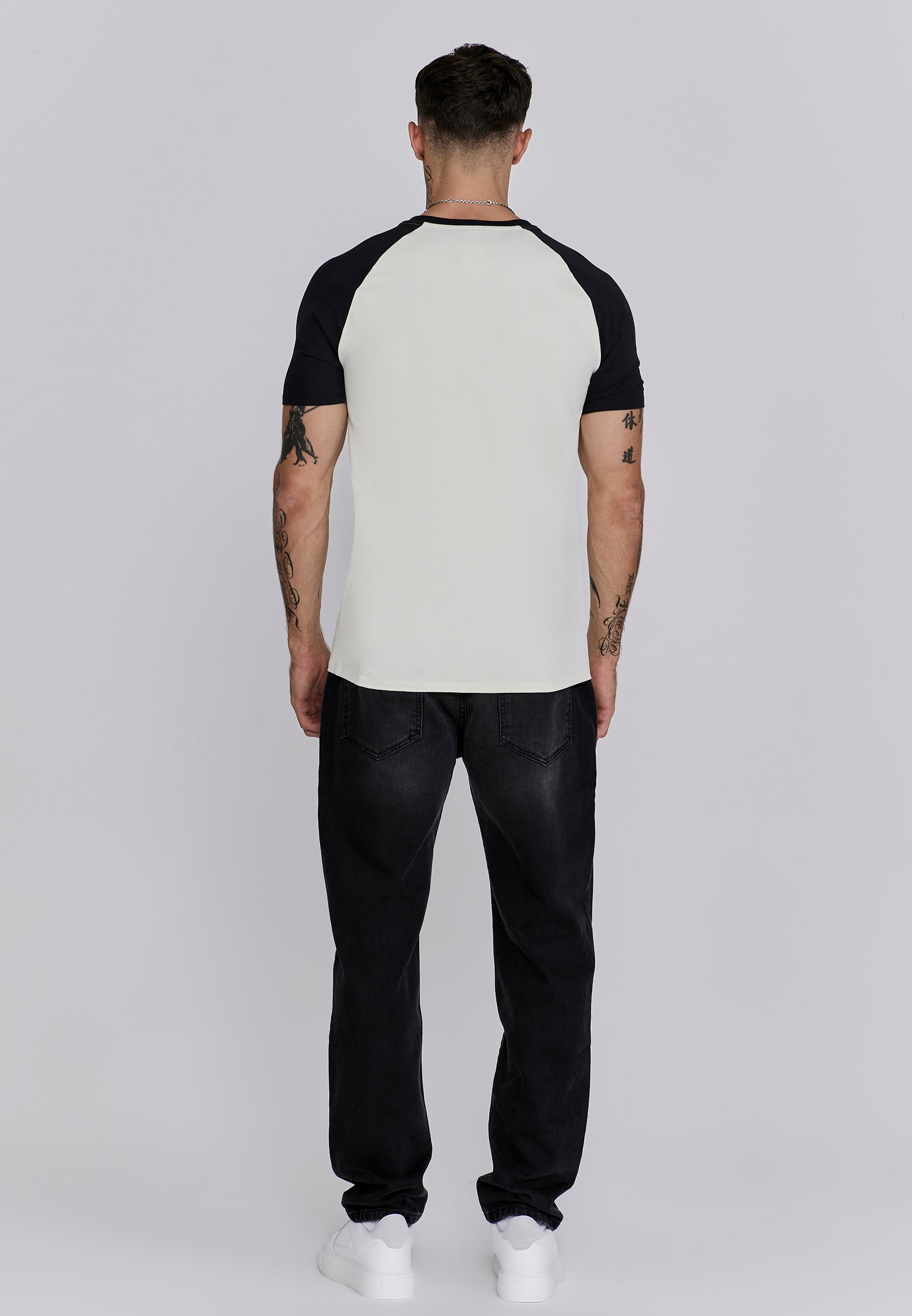 T-shirt raglan en écru, noir T-shirts SikSilk