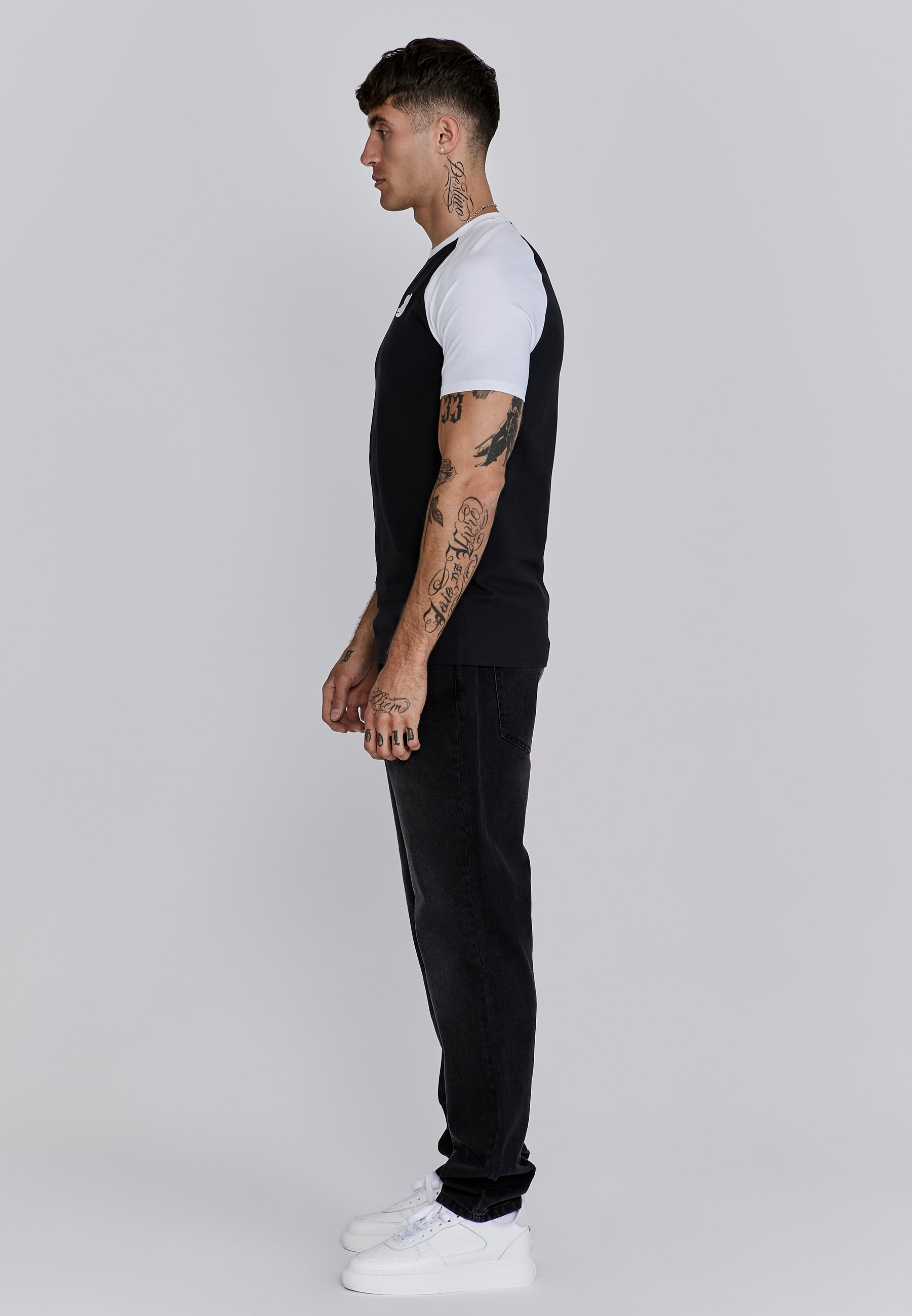 T-shirt raglan en noir, blanc T-shirts SikSilk