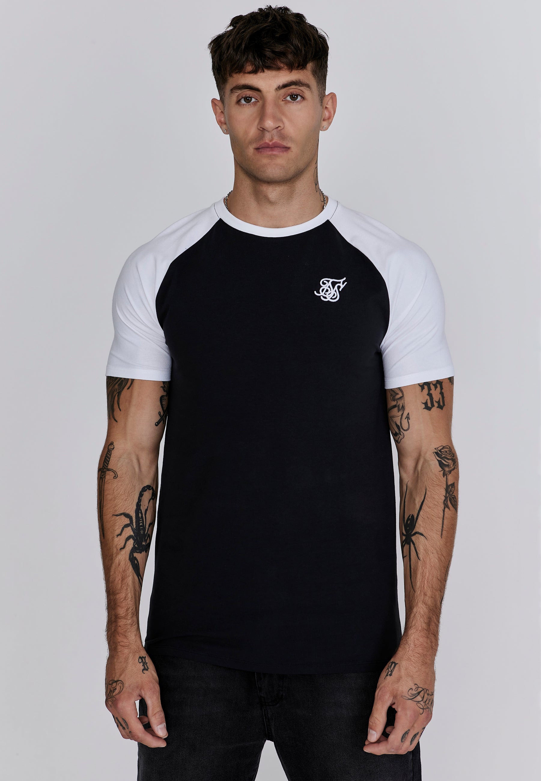 T-shirt raglan en noir, blanc T-shirts SikSilk