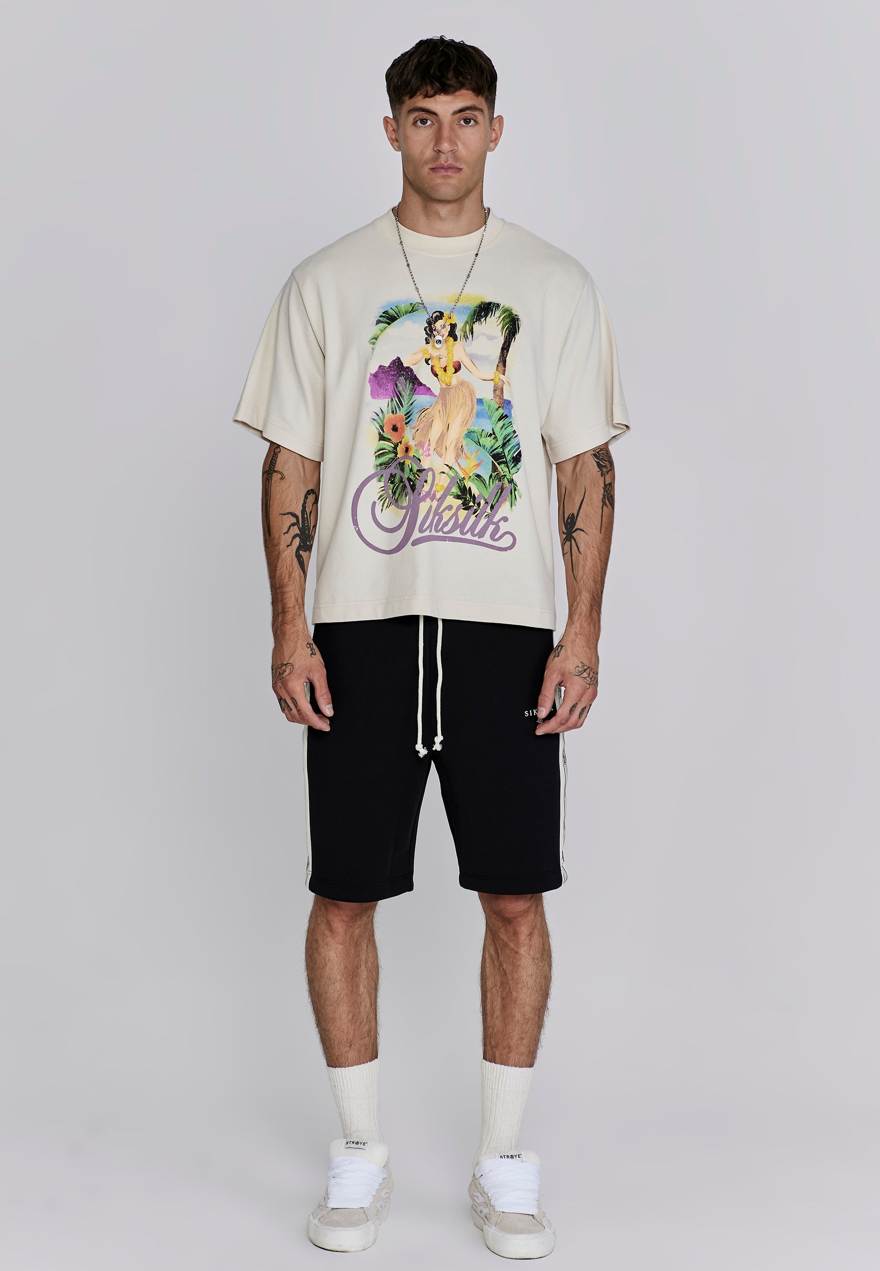 T-shirt graphique écru T-shirts SikSilk