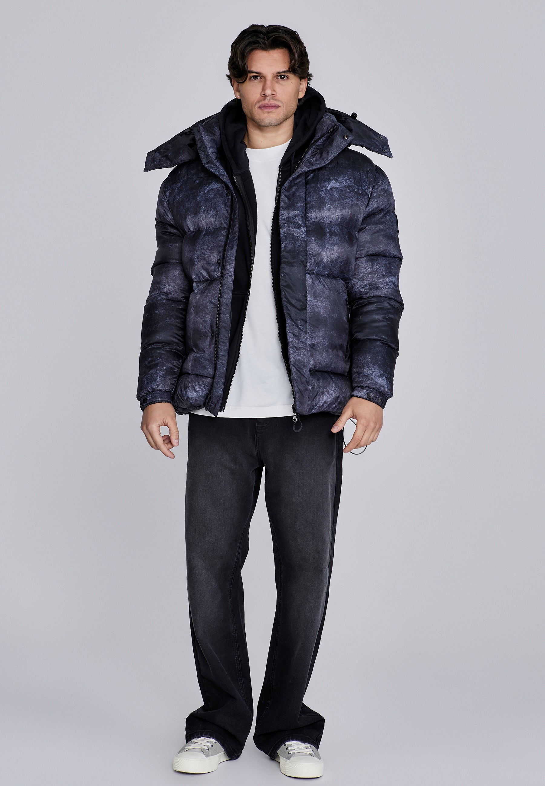 Puffer Jacket in Dark Grey Vestes SikSilk