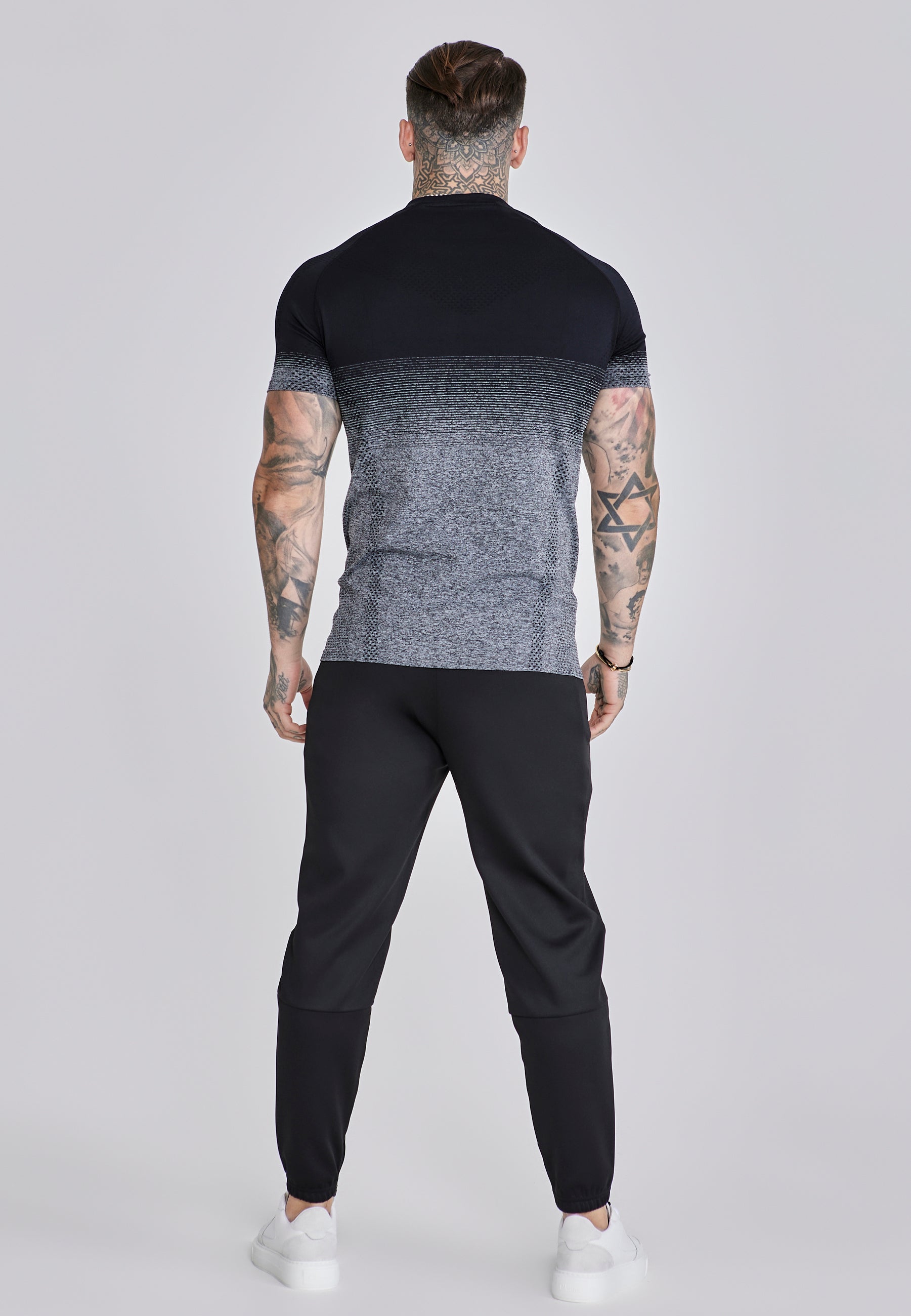 Tapered Joggers in Black Pantalon SikSilk