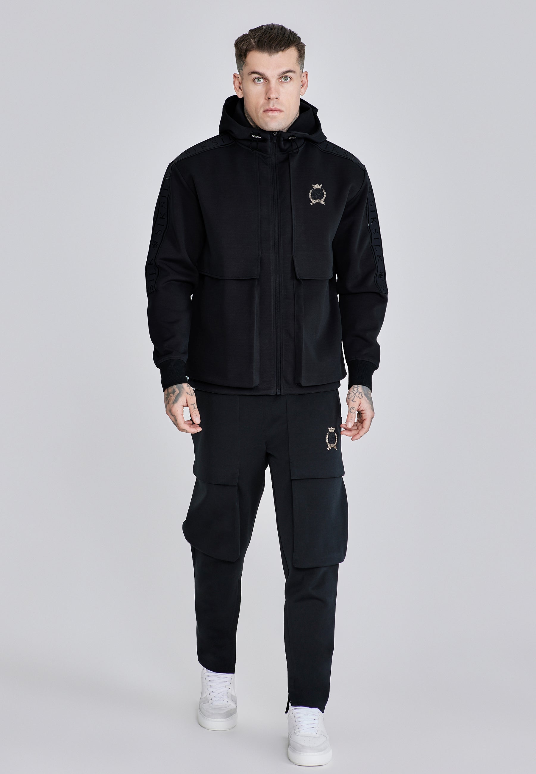 Utility Hoodie in Black Vestes à capuche SikSilk