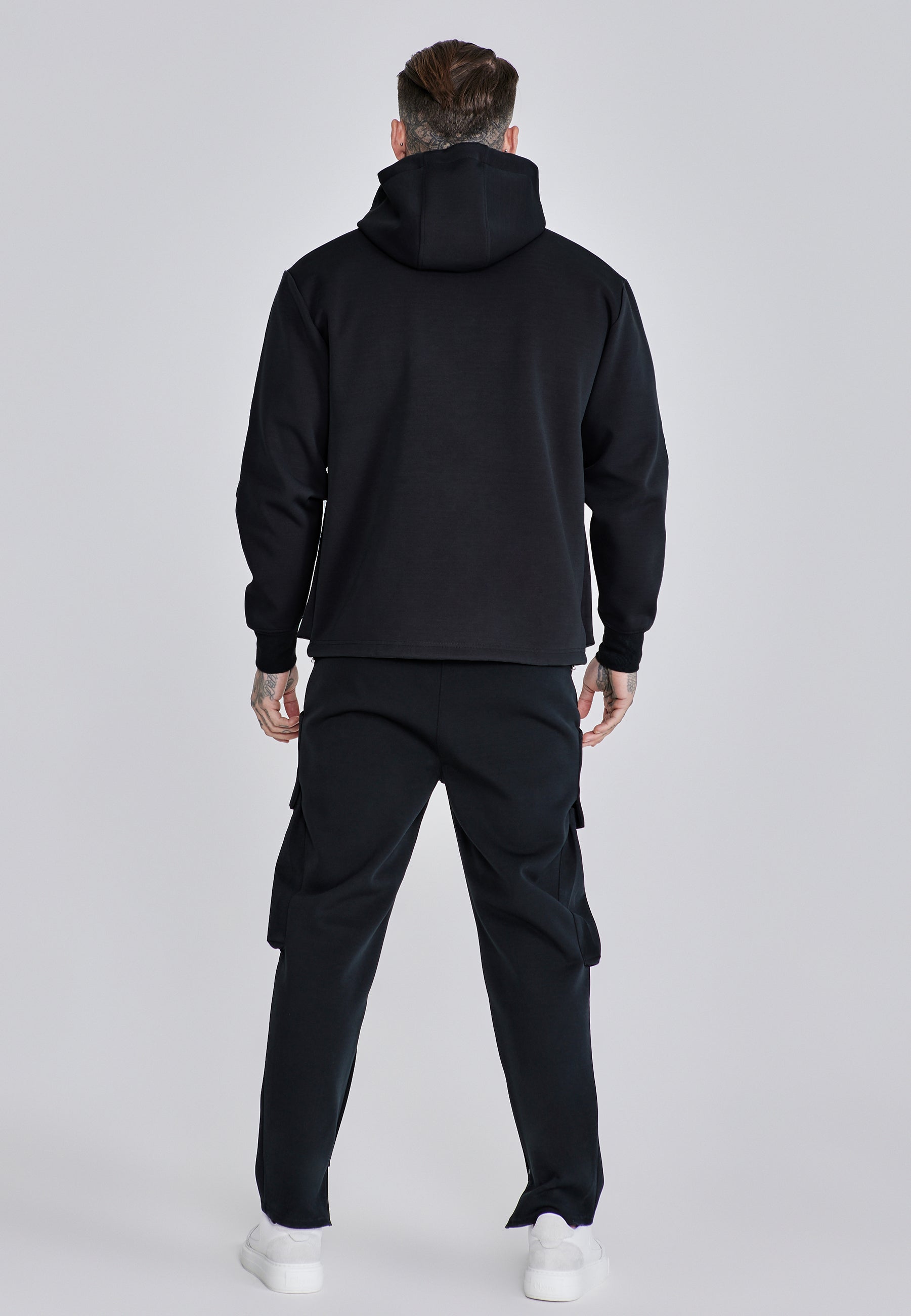 Utility Hoodie in Black Vestes à capuche SikSilk