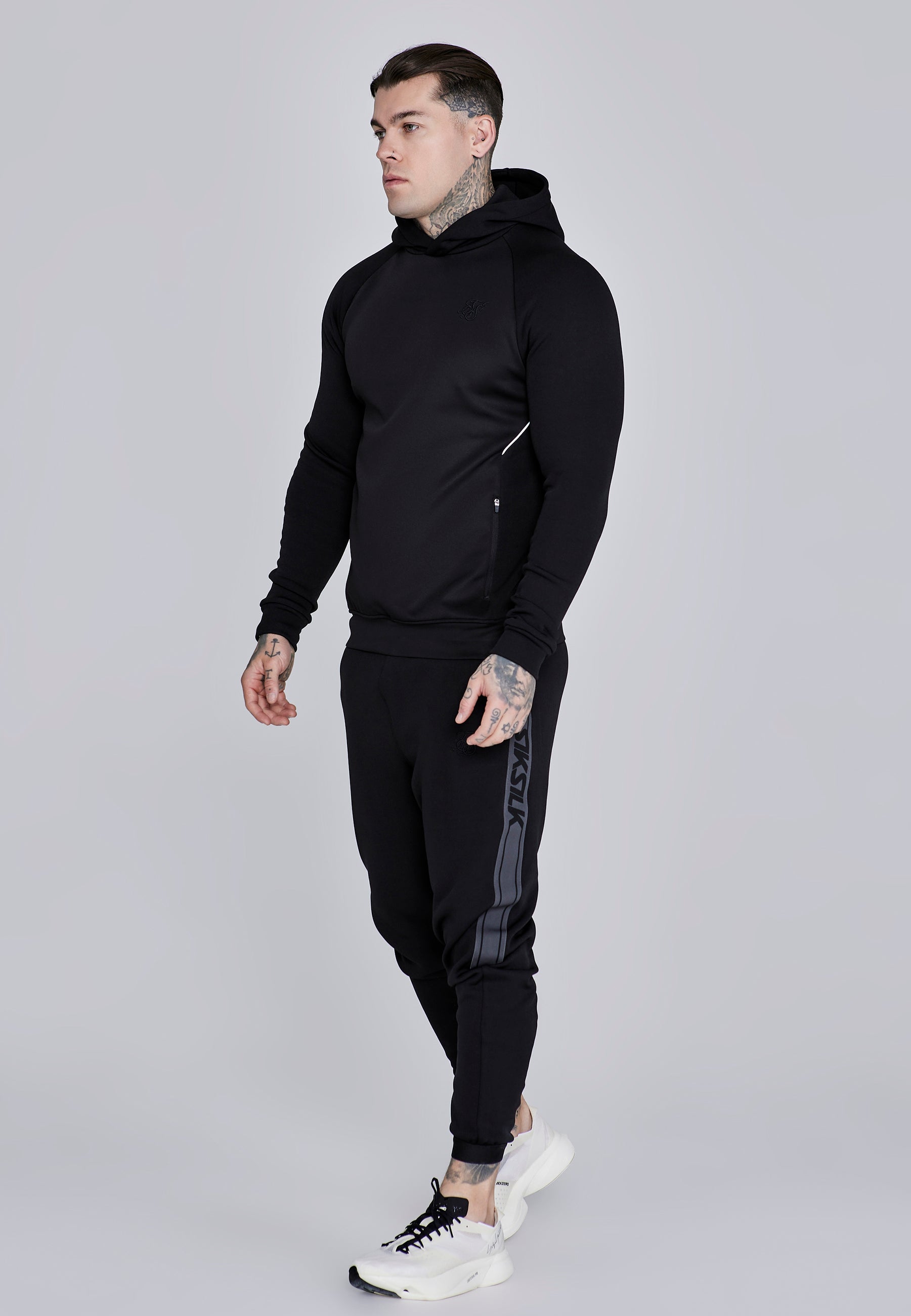 Muscle Fit Hoodie in Black Sweat à capuche SikSilk