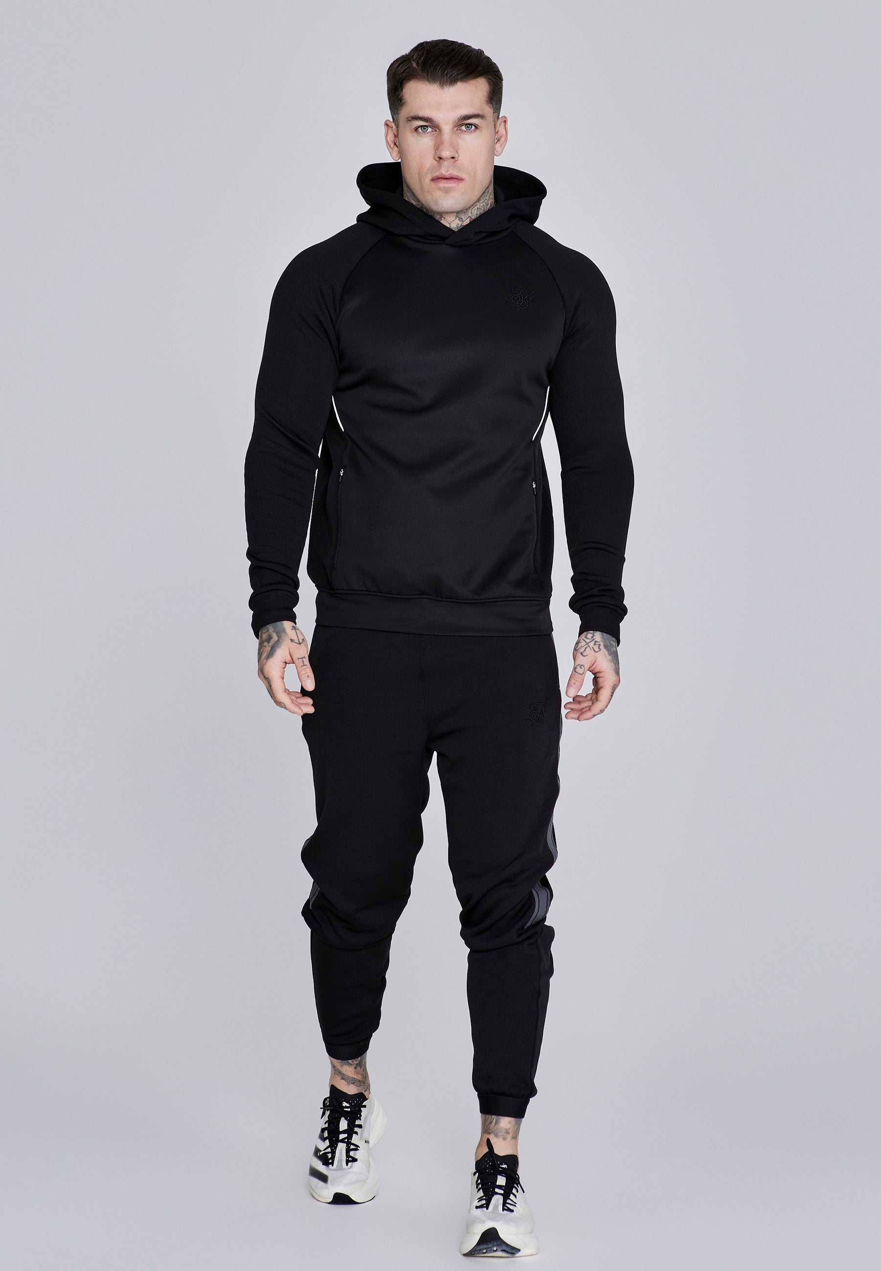 Muscle Fit Joggers in Black Pantalon SikSilk