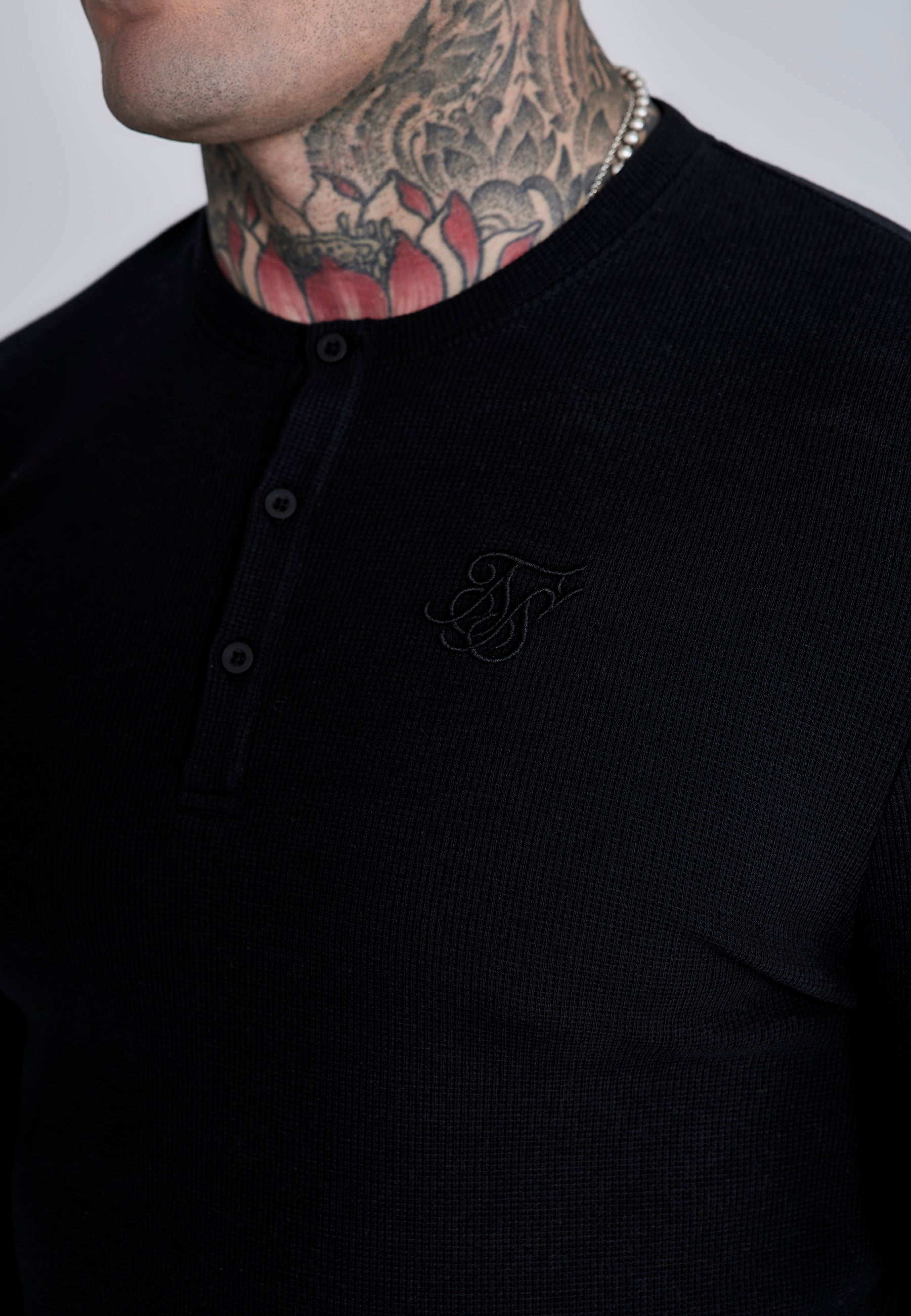 T-shirt Henley in Black T-shirts SikSilk