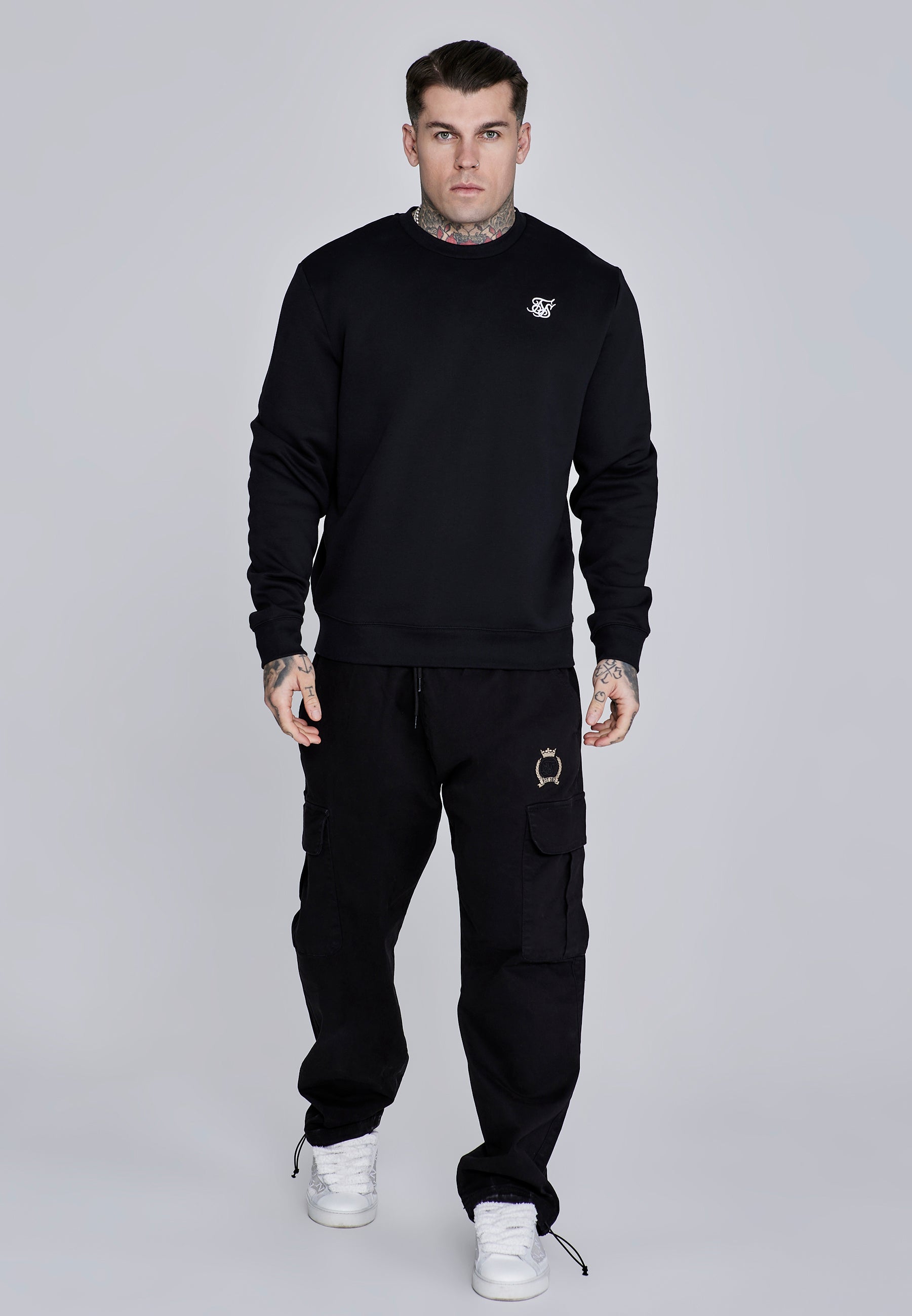 Loose Fit Cargos in Black Pantalons SikSilk