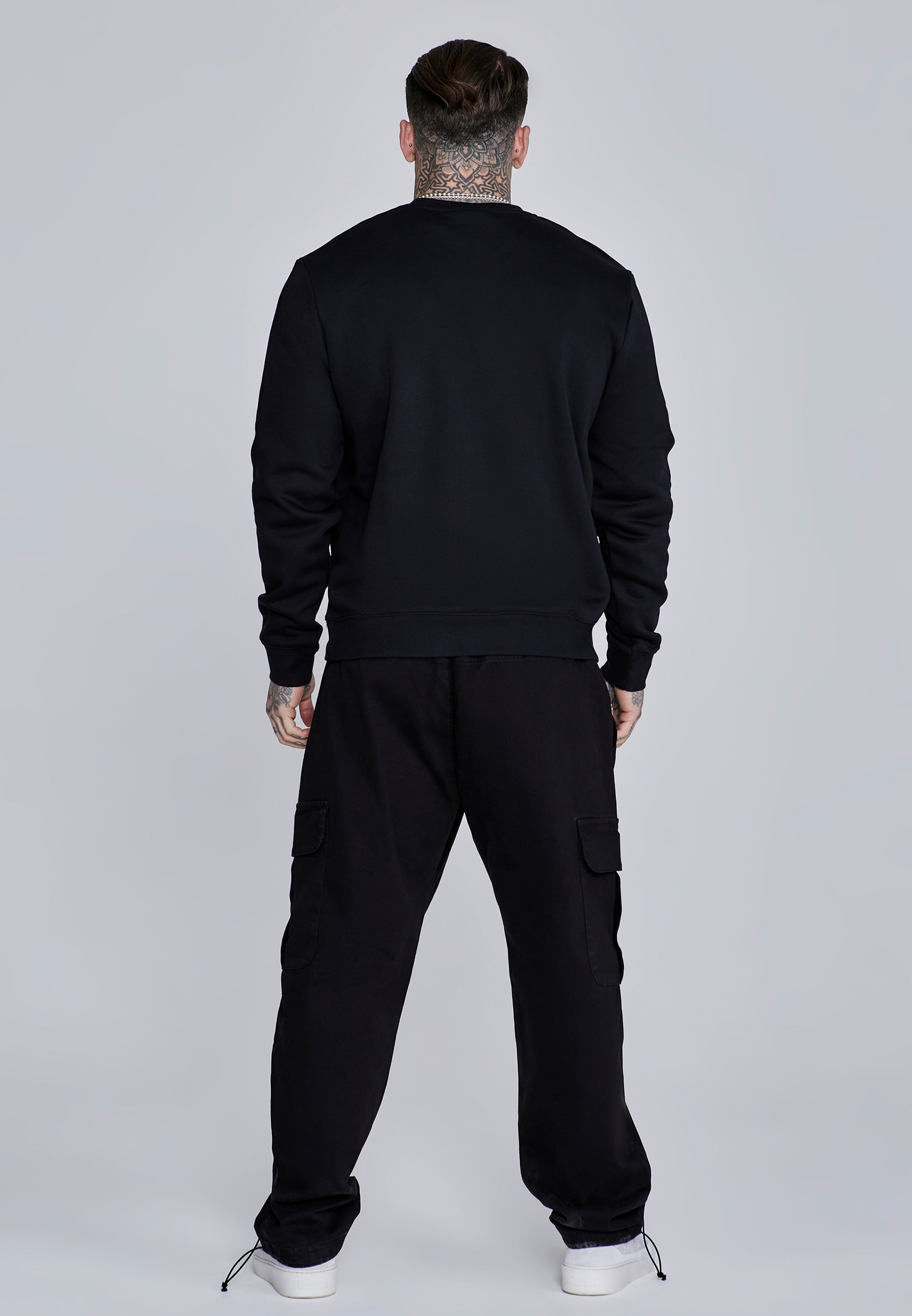 Loose Fit Cargos in Black Pantalons SikSilk
