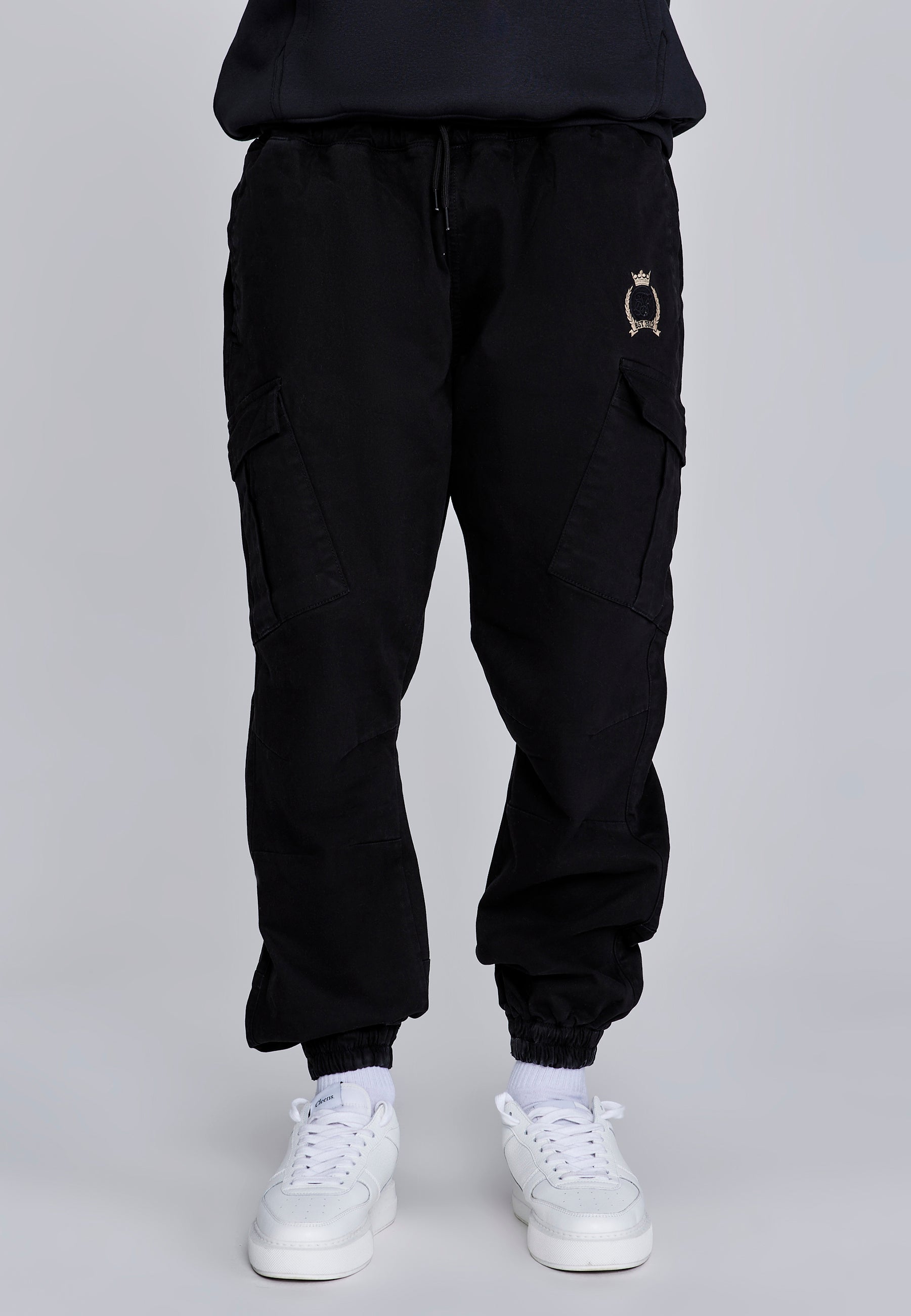 Slim Fit Cargos in Black Pantalons SikSilk