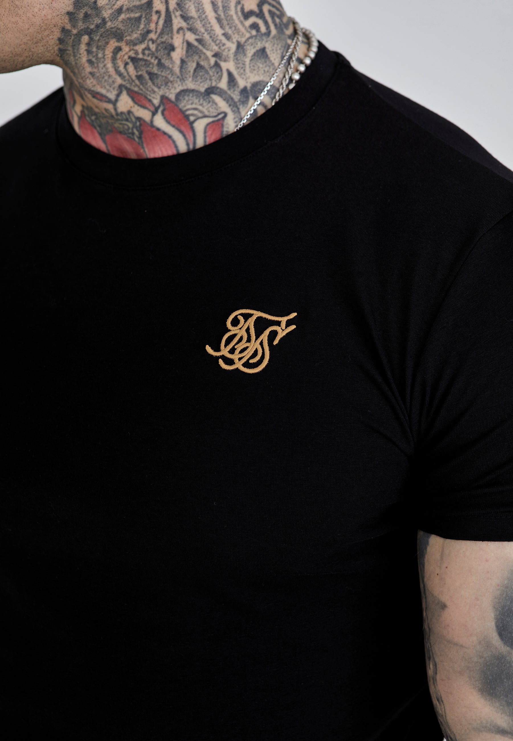 T-shirt Muscle Fit en noir T-shirts SikSilk