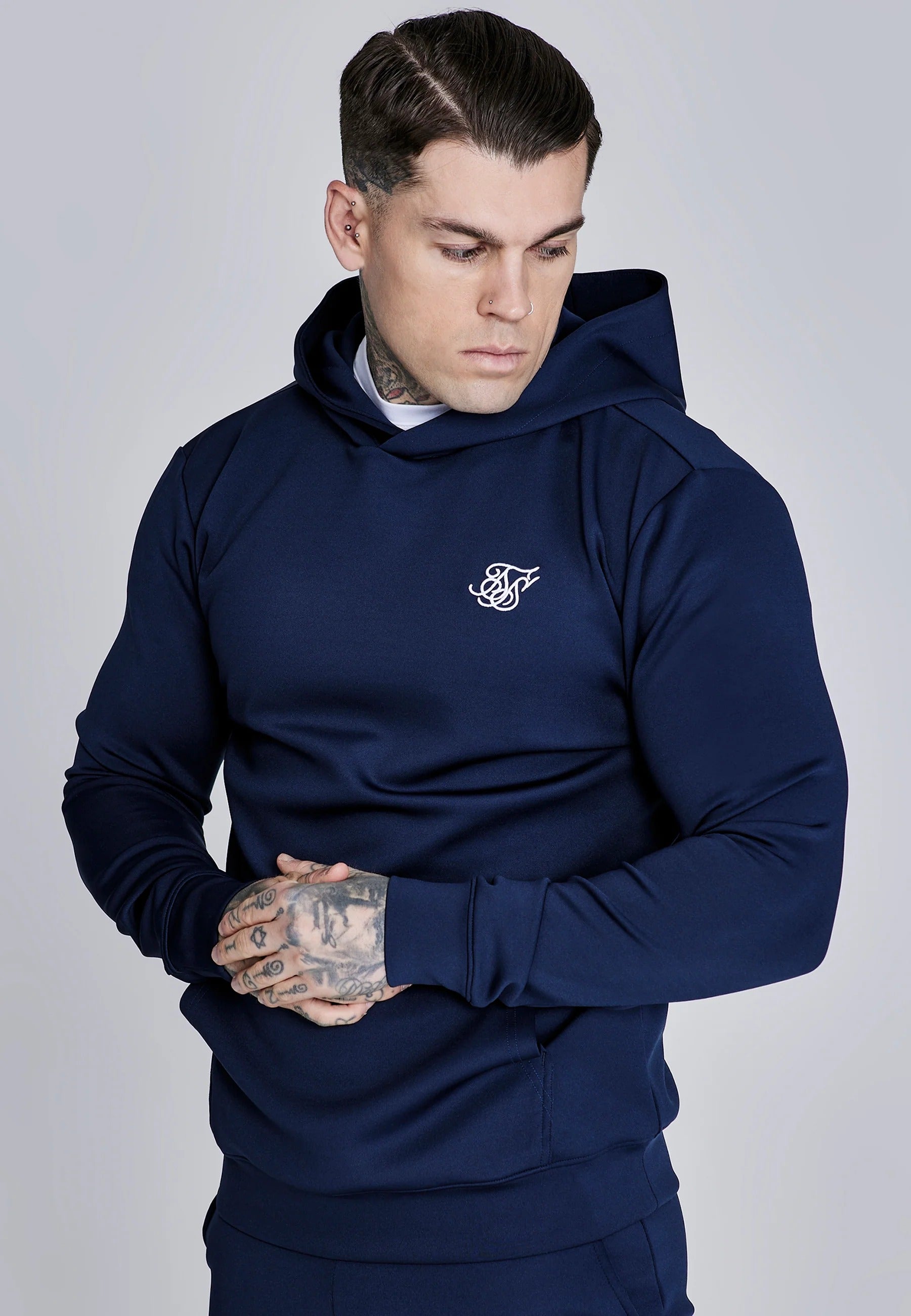 Sweat à capuche Essentials Poly en bleu marine
