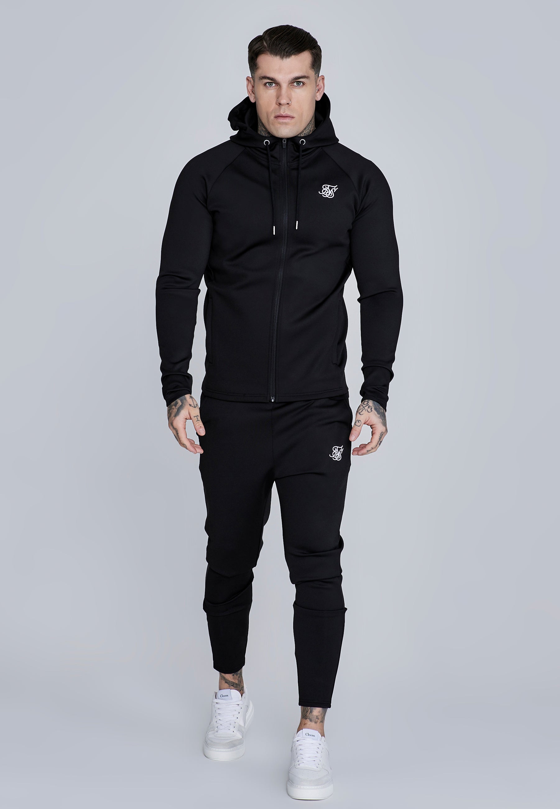 Essentials Poly FullZip Hoodie in Black Vestes à capuche SikSilk