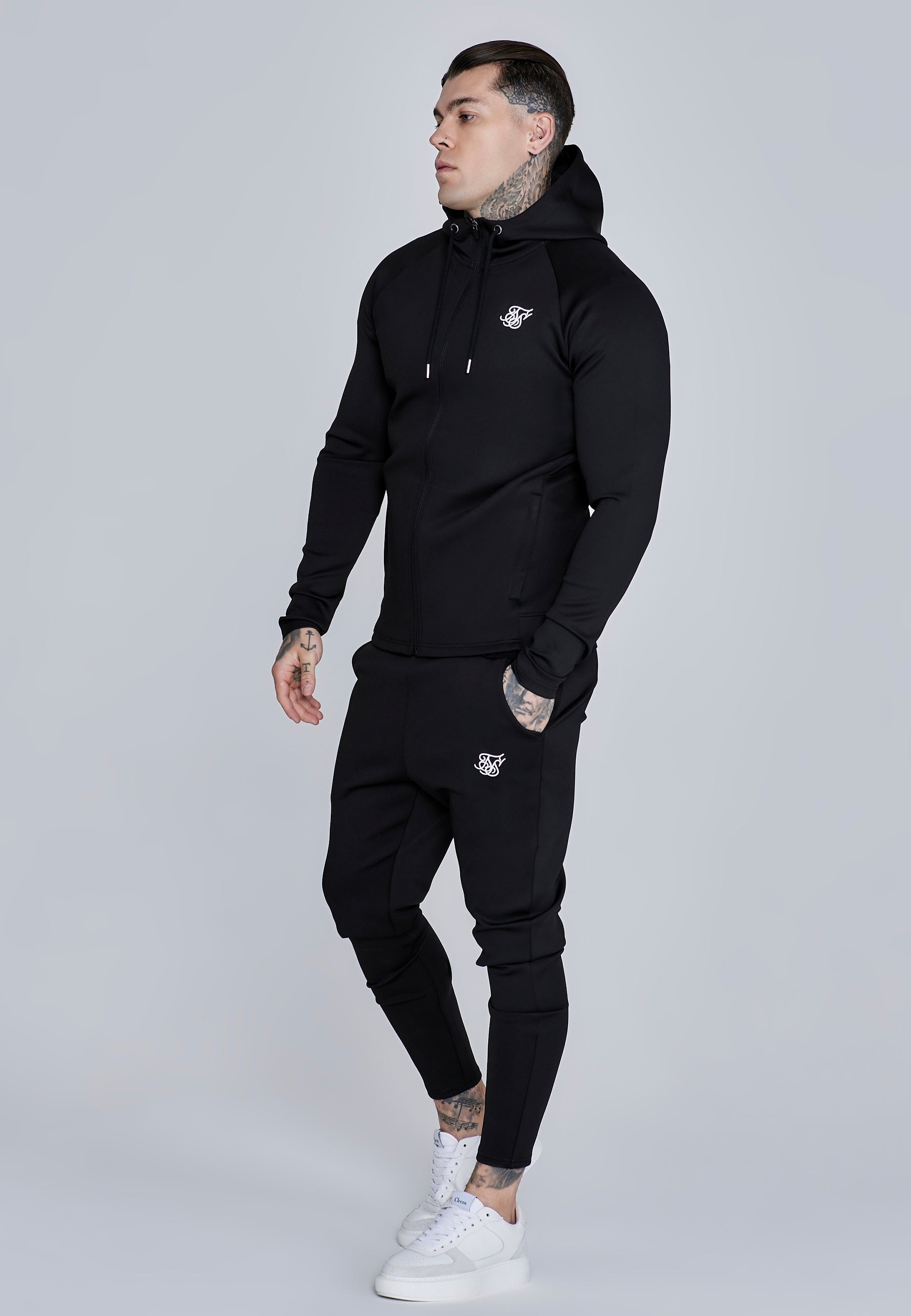 Essentials Poly FullZip Hoodie in Black Vestes à capuche SikSilk